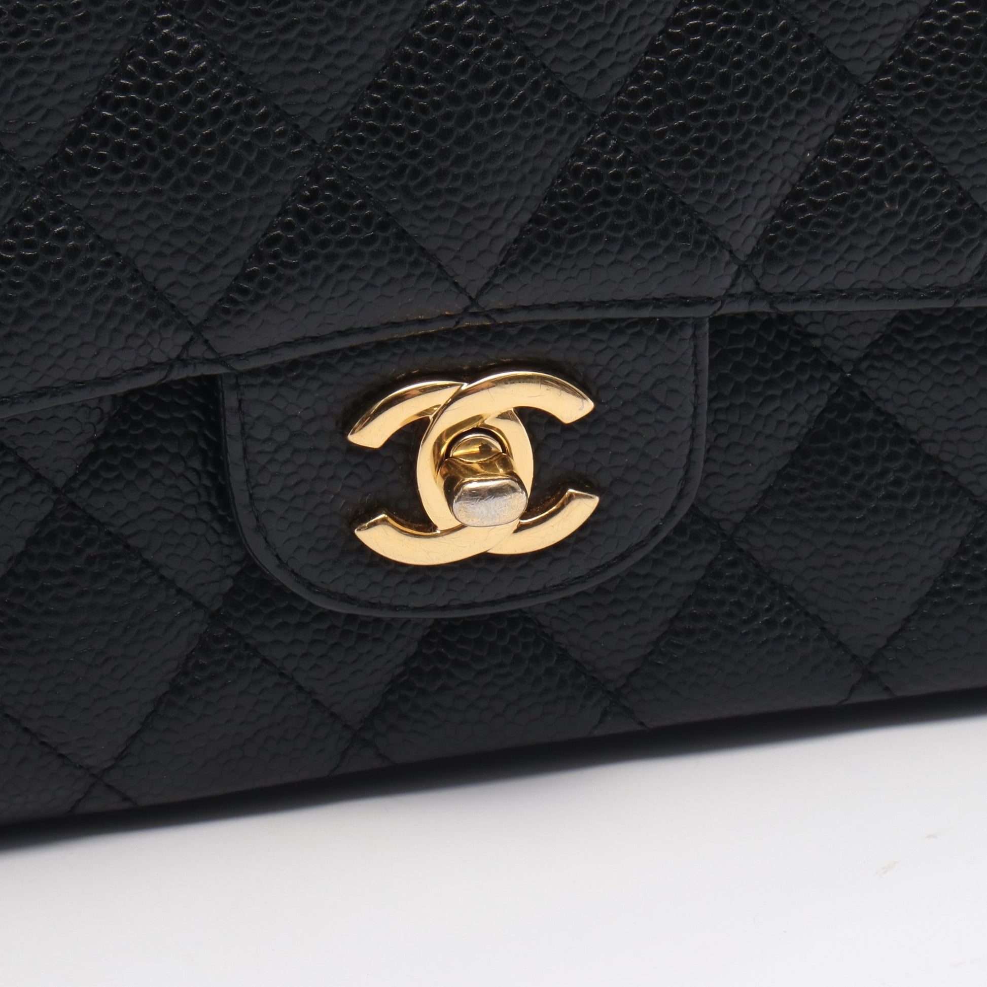 マトラッセ Wフラップ Wチェーンショルダーバッグ キャビアスキン ブラック ゴールド金具 シャネル バッグ CHANEL