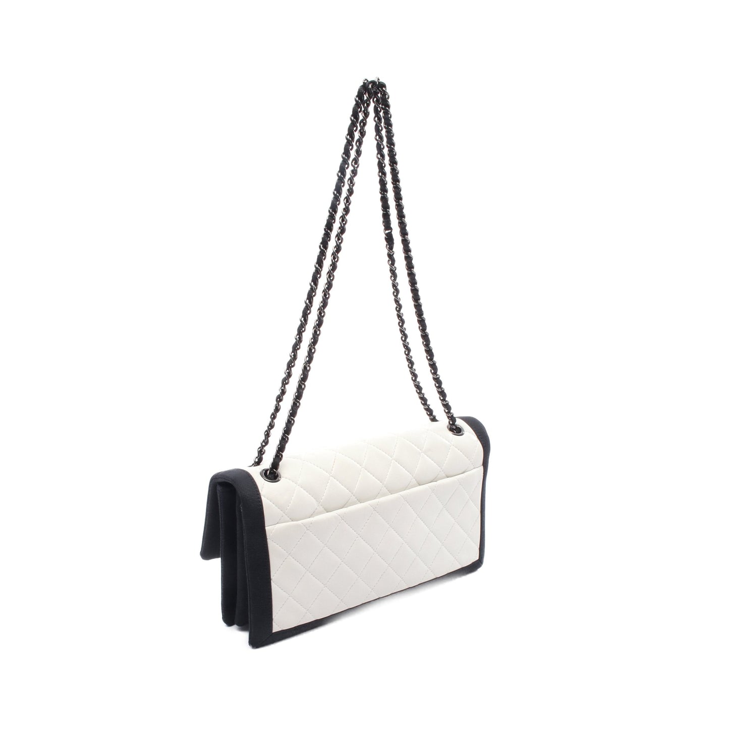 マトラッセ チェーンショルダーバッグ ラムスキン キャンバス ホワイト ブラック ブラック金具 シャネル バッグ CHANEL
