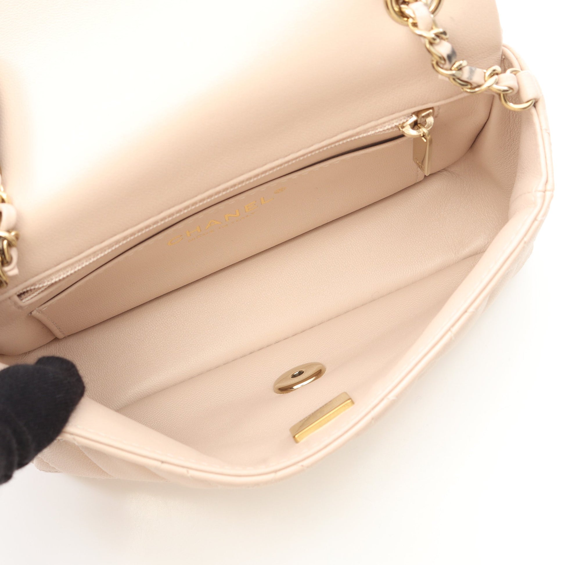 マトラッセ ミニ チェーンショルダーバッグ ラムスキン ピンクベージュ ゴールド金具 シャネル バッグ CHANEL