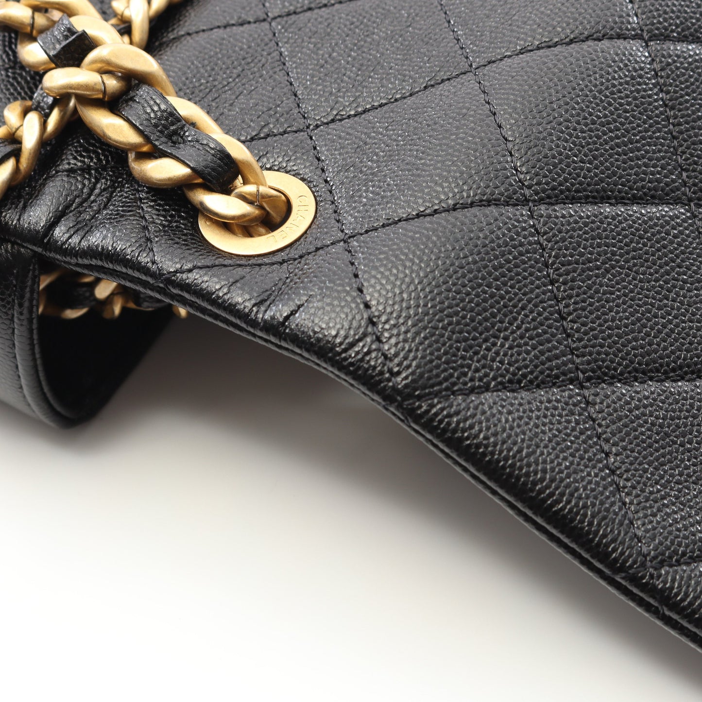 マトラッセ チェーンショルダーバッグ キャビアスキン ブラック ゴールド金具 2WAY シャネル バッグ CHANEL