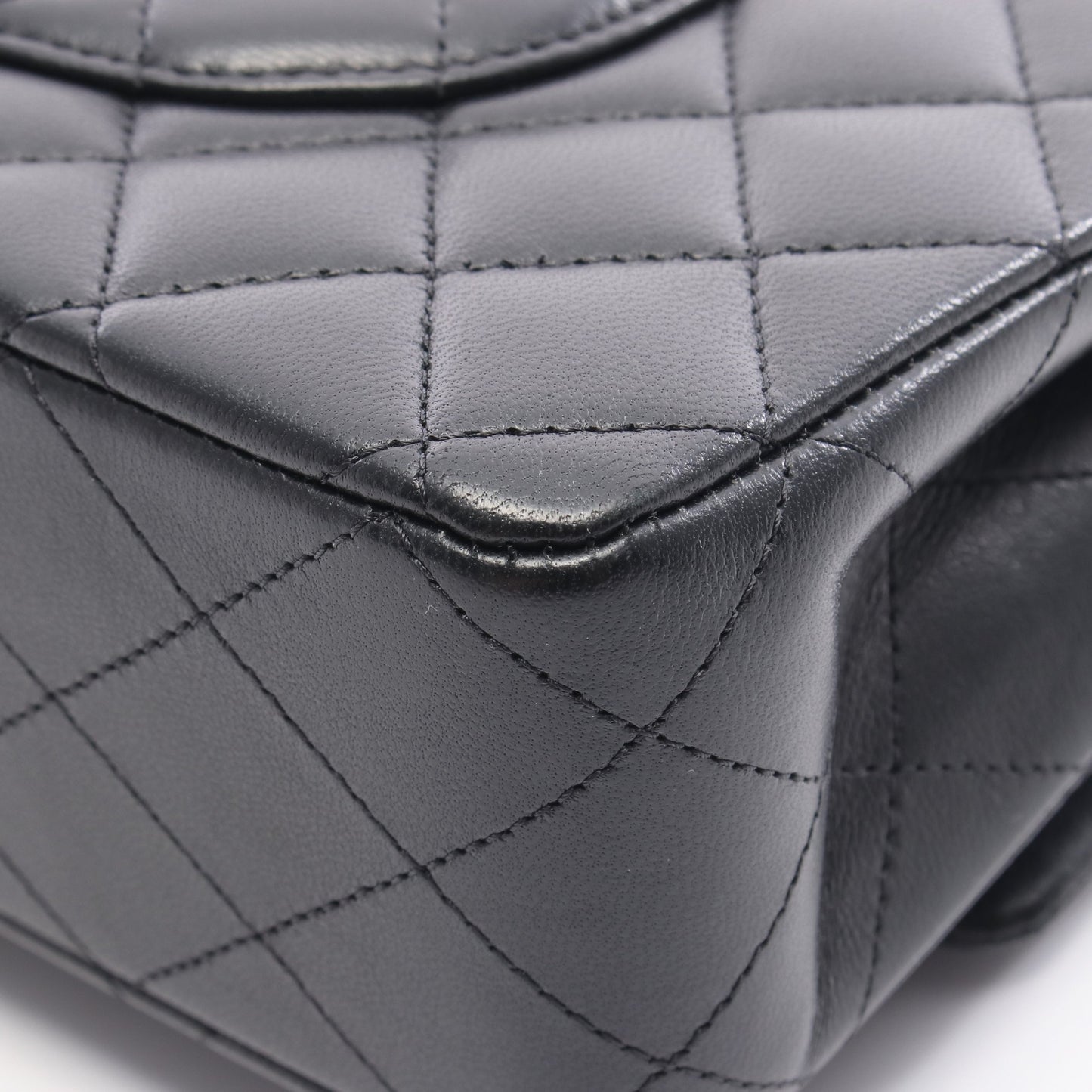 マトラッセ Wフラップ Wチェーンショルダーバッグ ラムスキン ブラック ゴールド金具 シャネル バッグ CHANEL