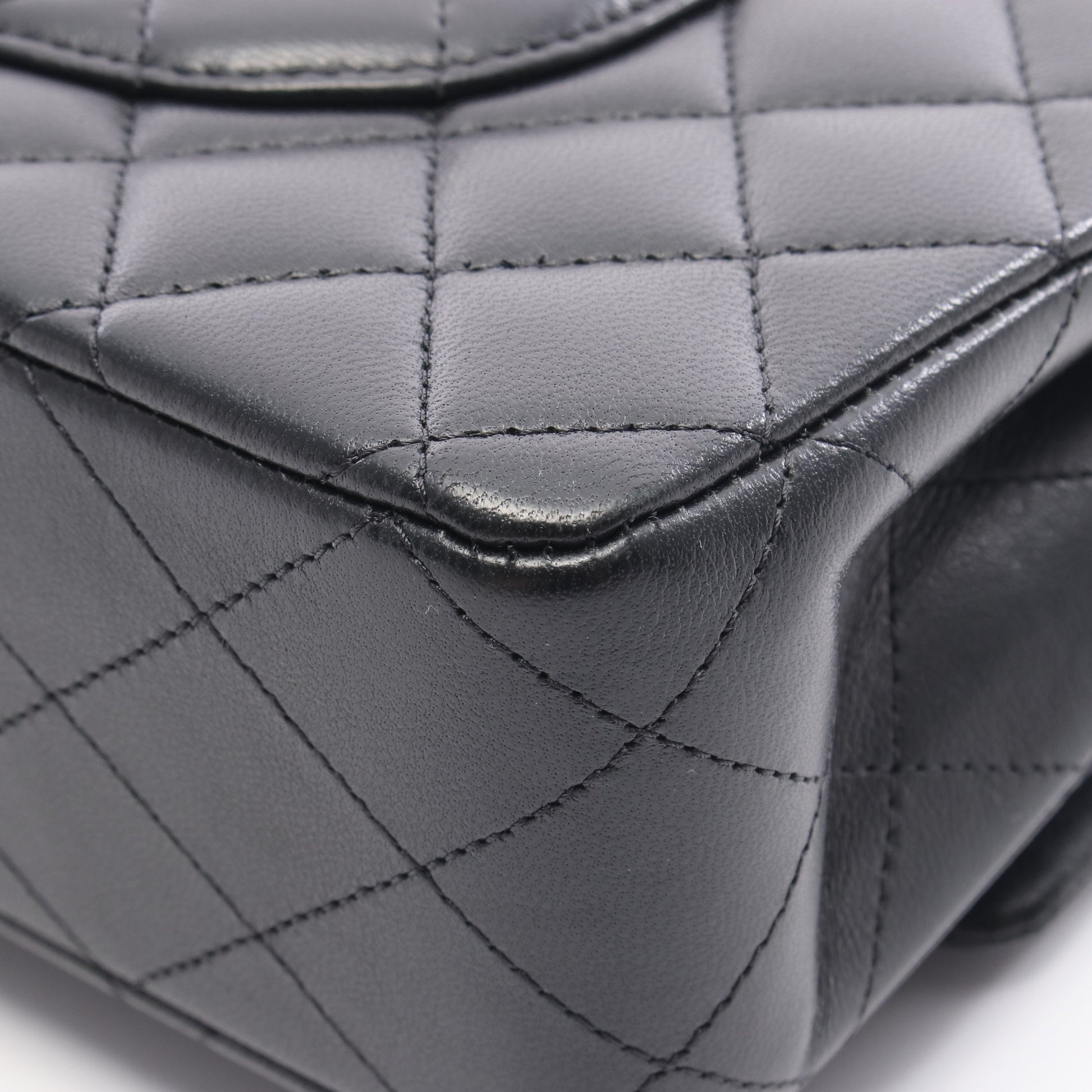マトラッセ Wフラップ Wチェーンショルダーバッグ ラムスキン ブラック ゴールド金具 シャネル バッグ CHANEL
