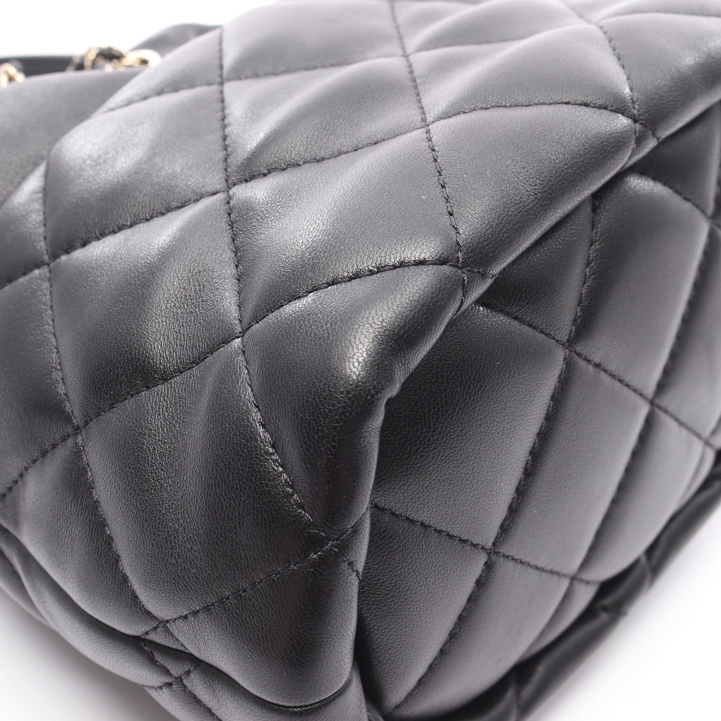 マトラッセ ミニバケット チェーンショルダーバッグ レザー ブラック ゴールド金具 シャネル バッグ CHANEL