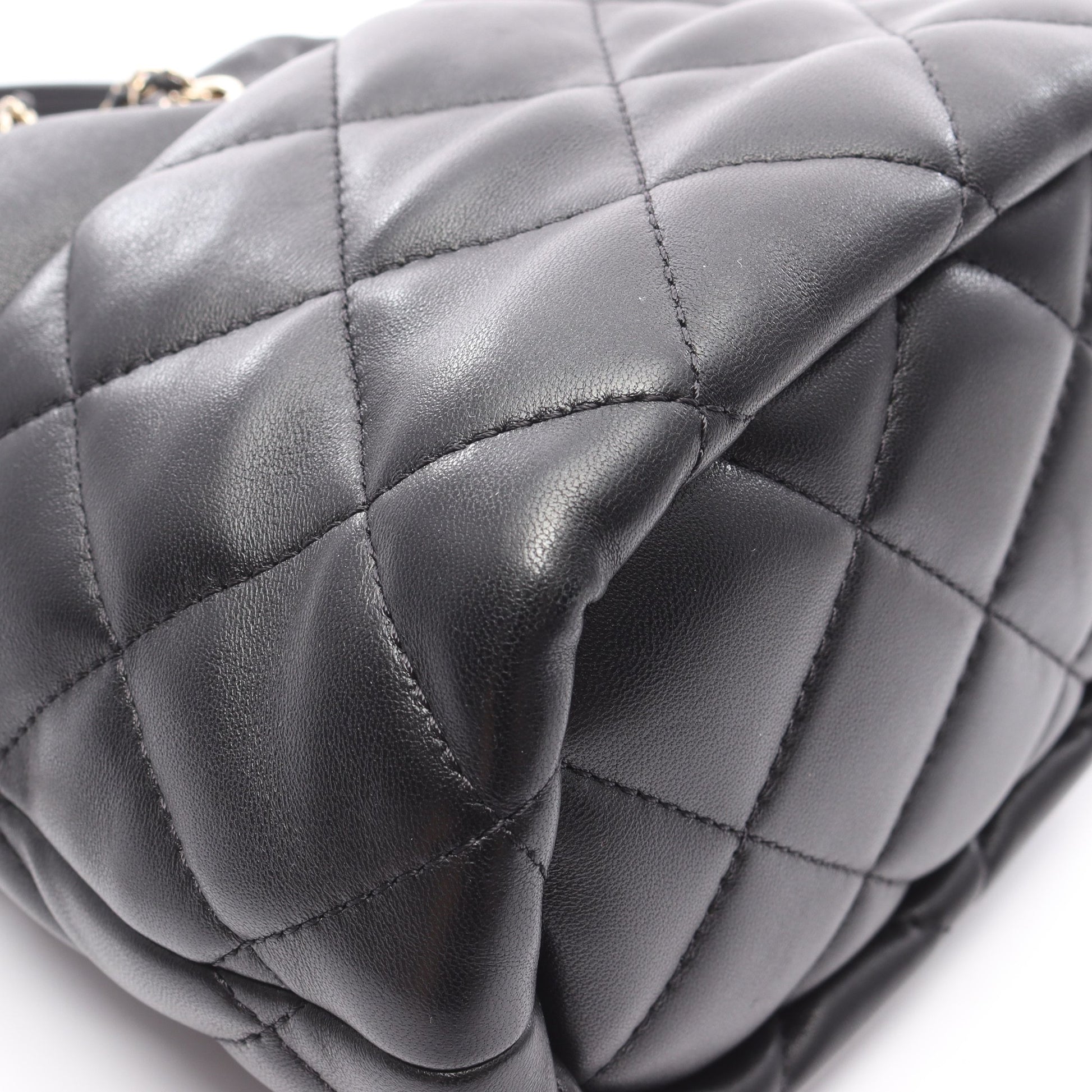 マトラッセ ミニバケット チェーンショルダーバッグ レザー ブラック ゴールド金具 シャネル バッグ CHANEL