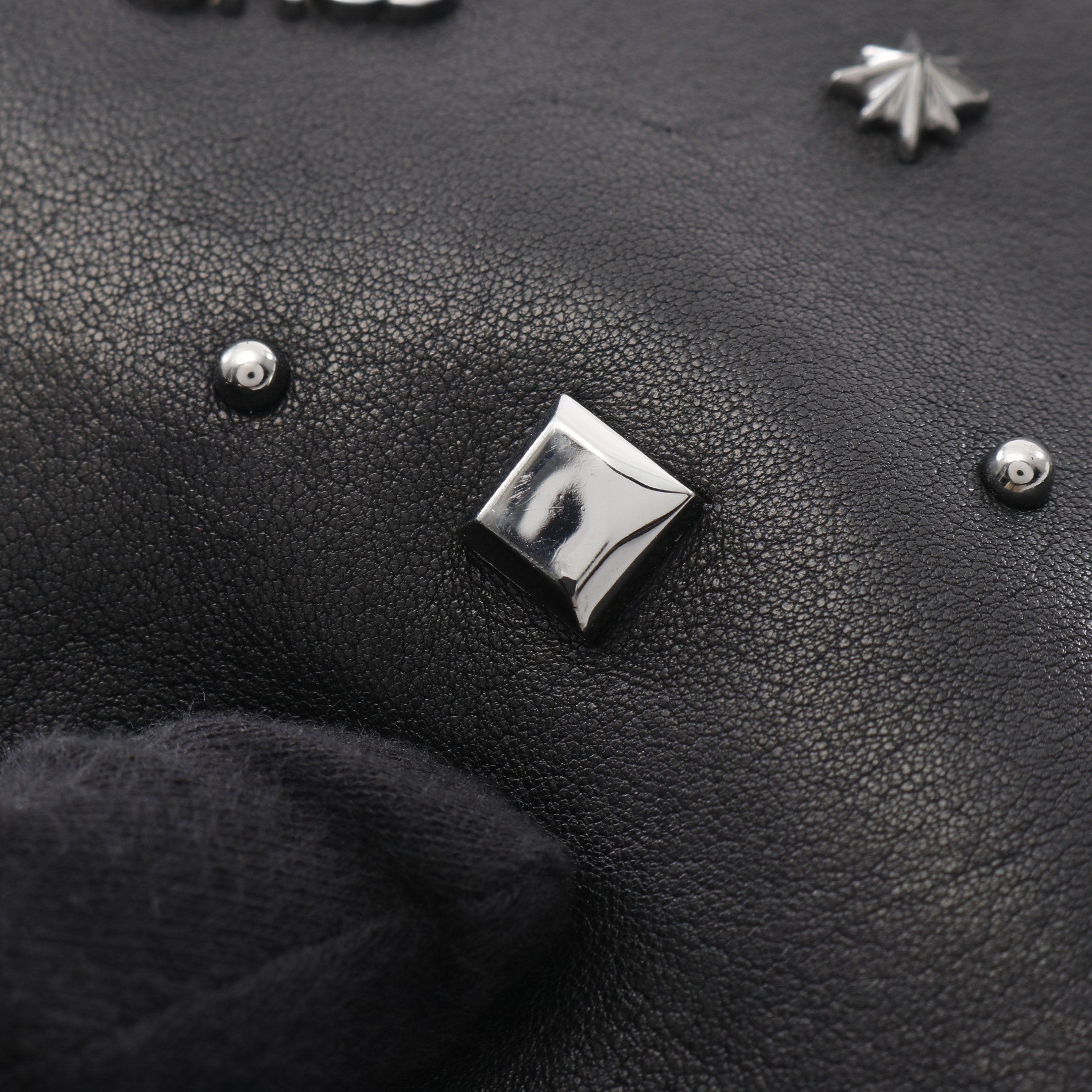 クラッチバッグ レザー ブラック マルチスタッズ ジミーチュウ