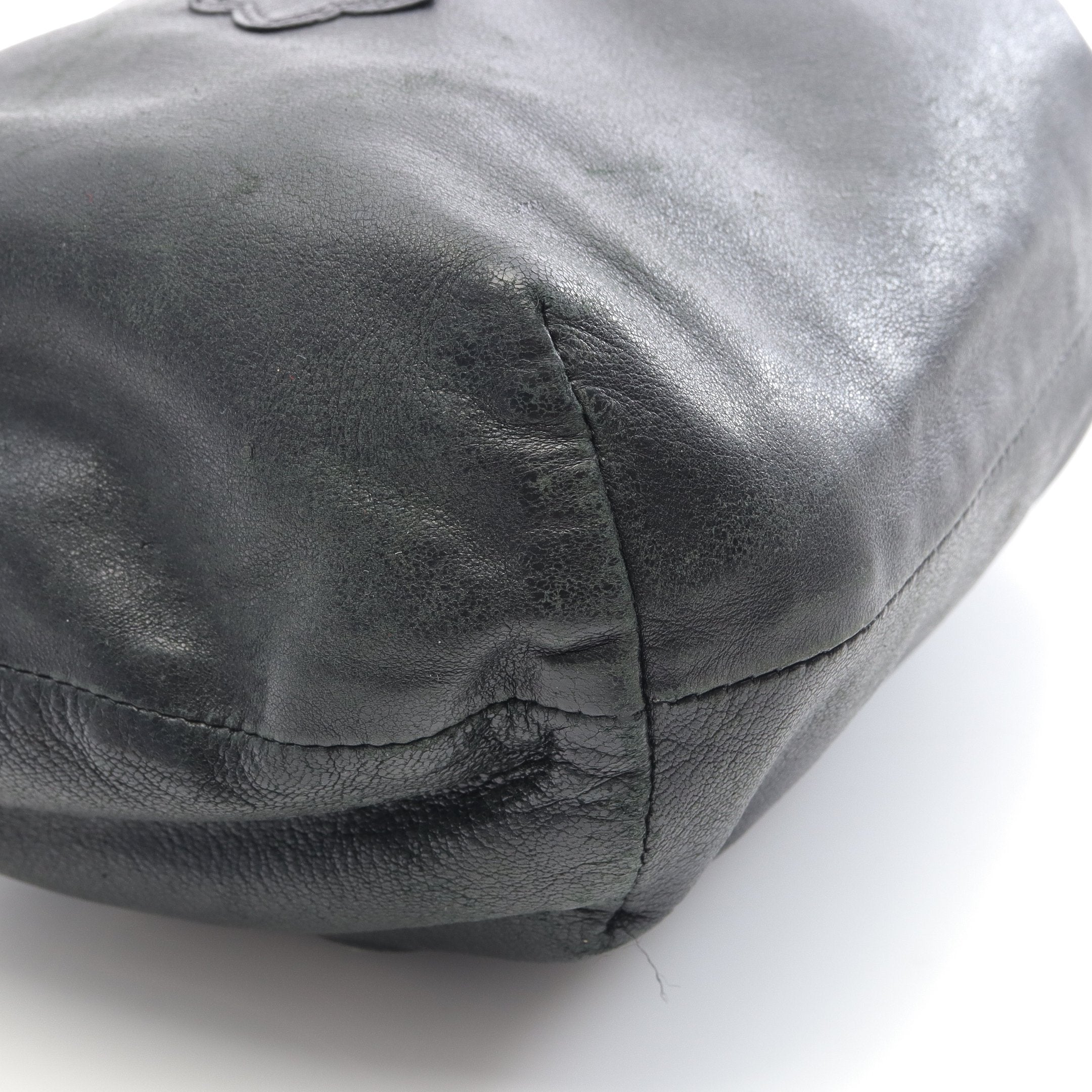 レザー巾着　クロスパッチ、総柄 レザー巾着 クロスパッチ、総柄