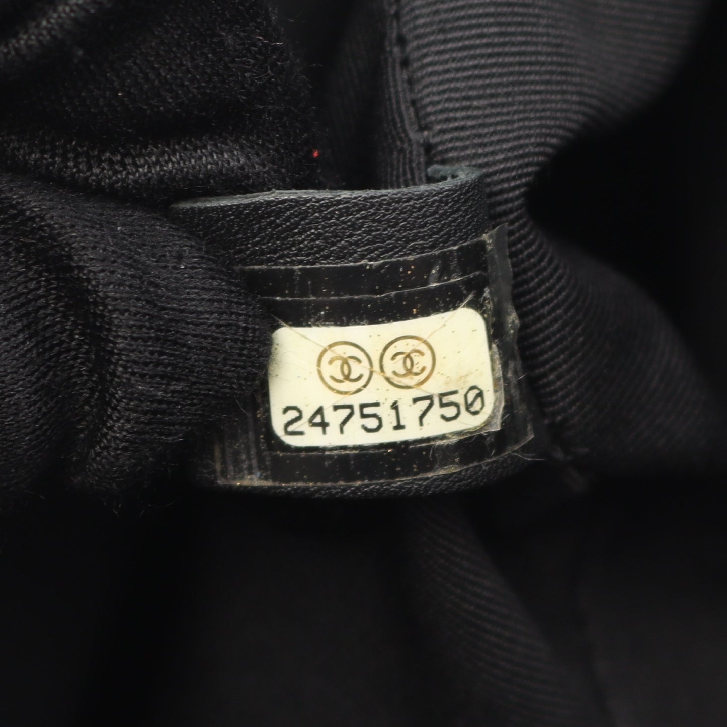 Vステッチ チェーンショルダーバッグ ラムスキン ブラック ゴールド金具 シャネル バッグ CHANEL