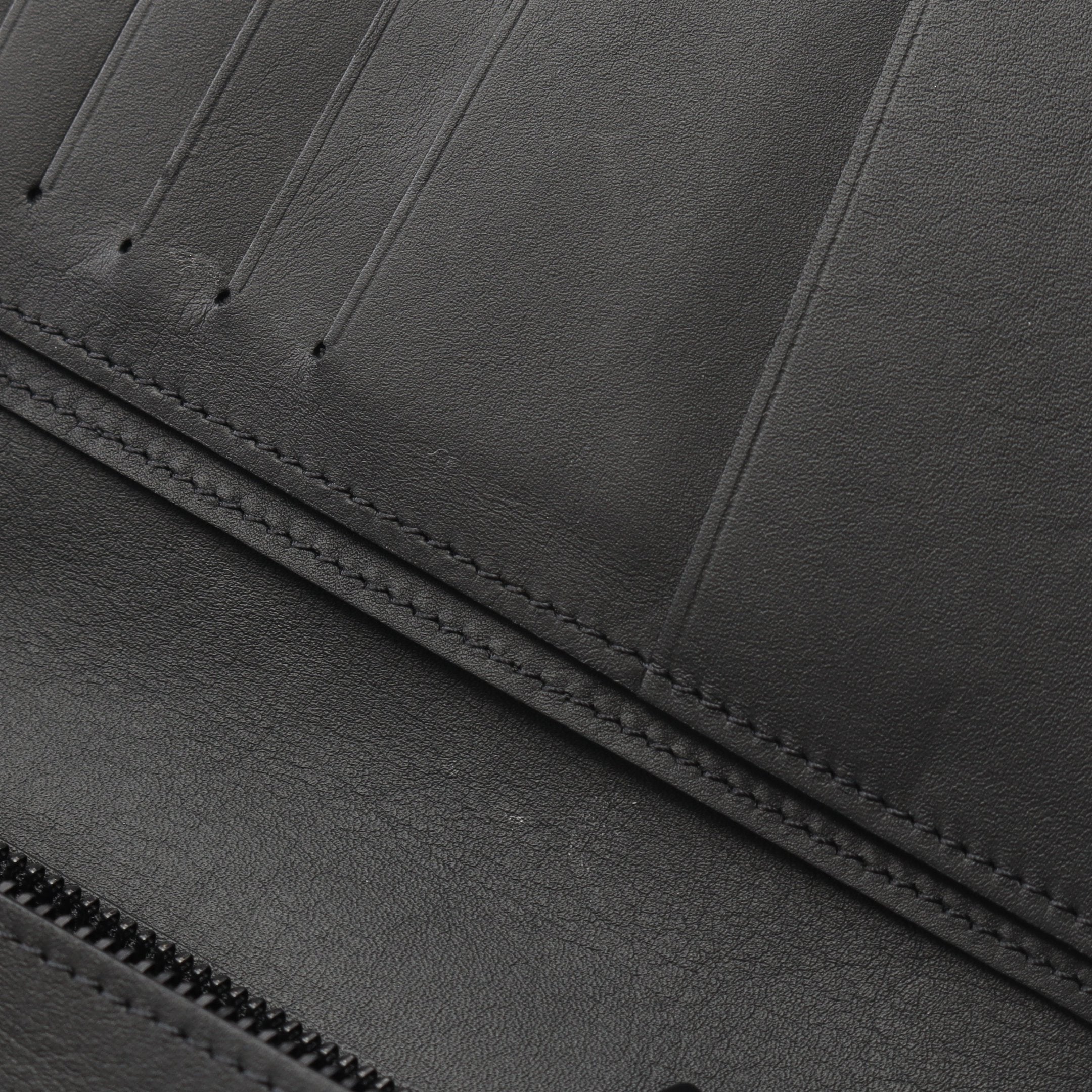 Louis Vuitton エンボス加工 ブラック長財布 LOUIS VUITTON エンボス加工 長財布 黒 小物