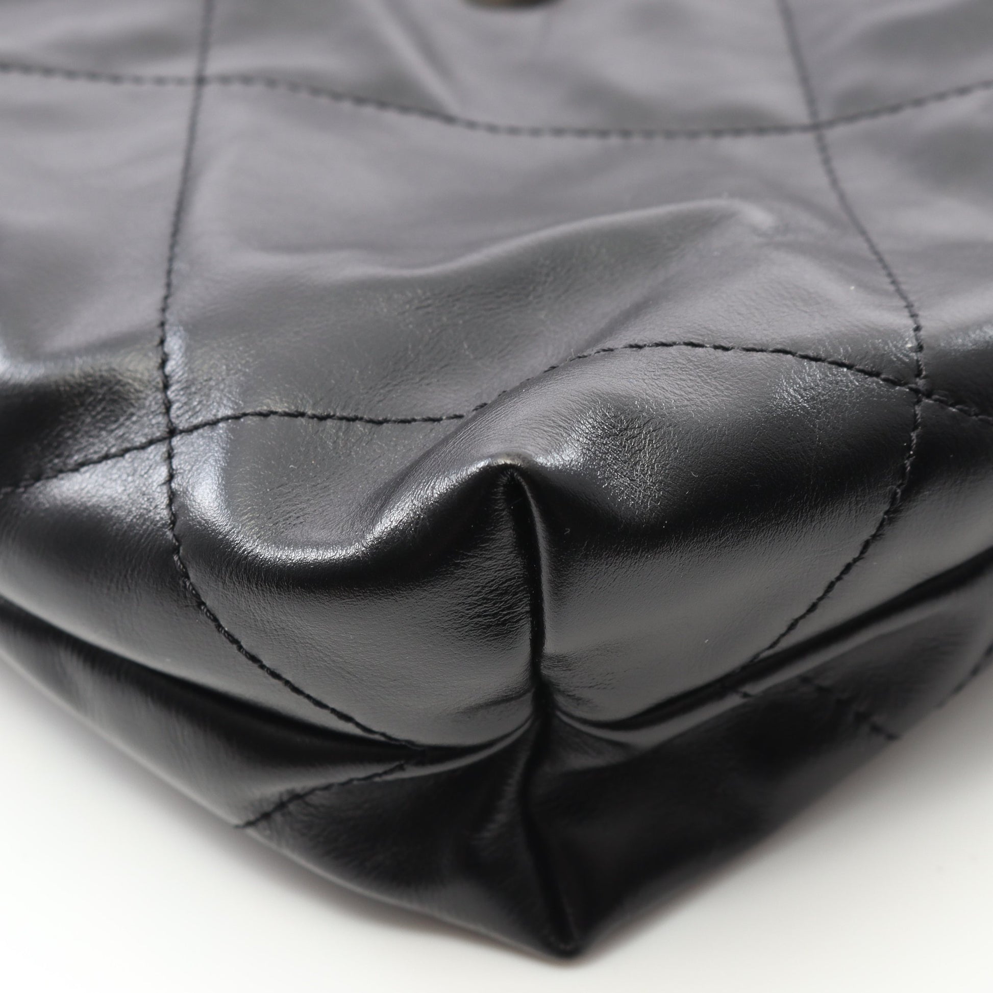 マトラッセ シャネル22 スモール チェーンショルダーバッグ レザー ブラック シルバー金具 シャネル バッグ CHANEL