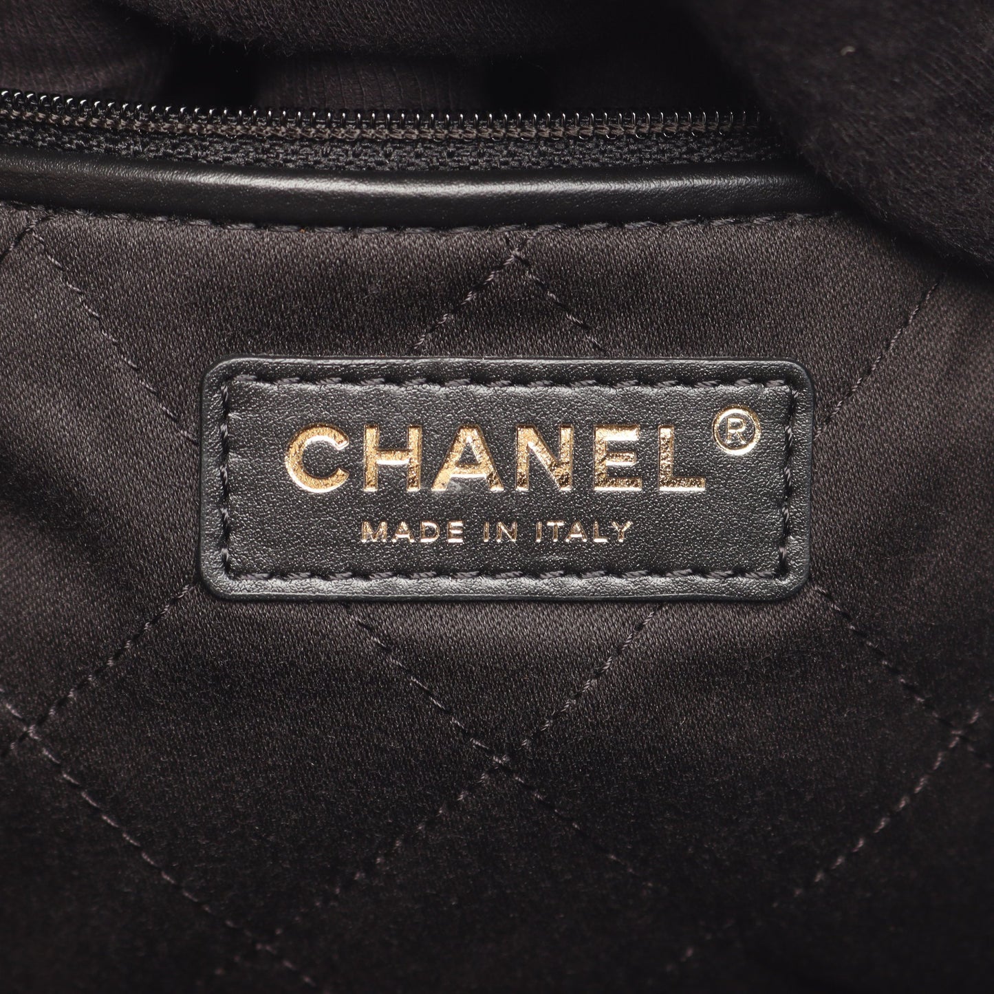 マトラッセ シャネル22 スモール チェーンショルダーバッグ レザー ブラック ゴールド金具 シャネル バッグ CHANEL