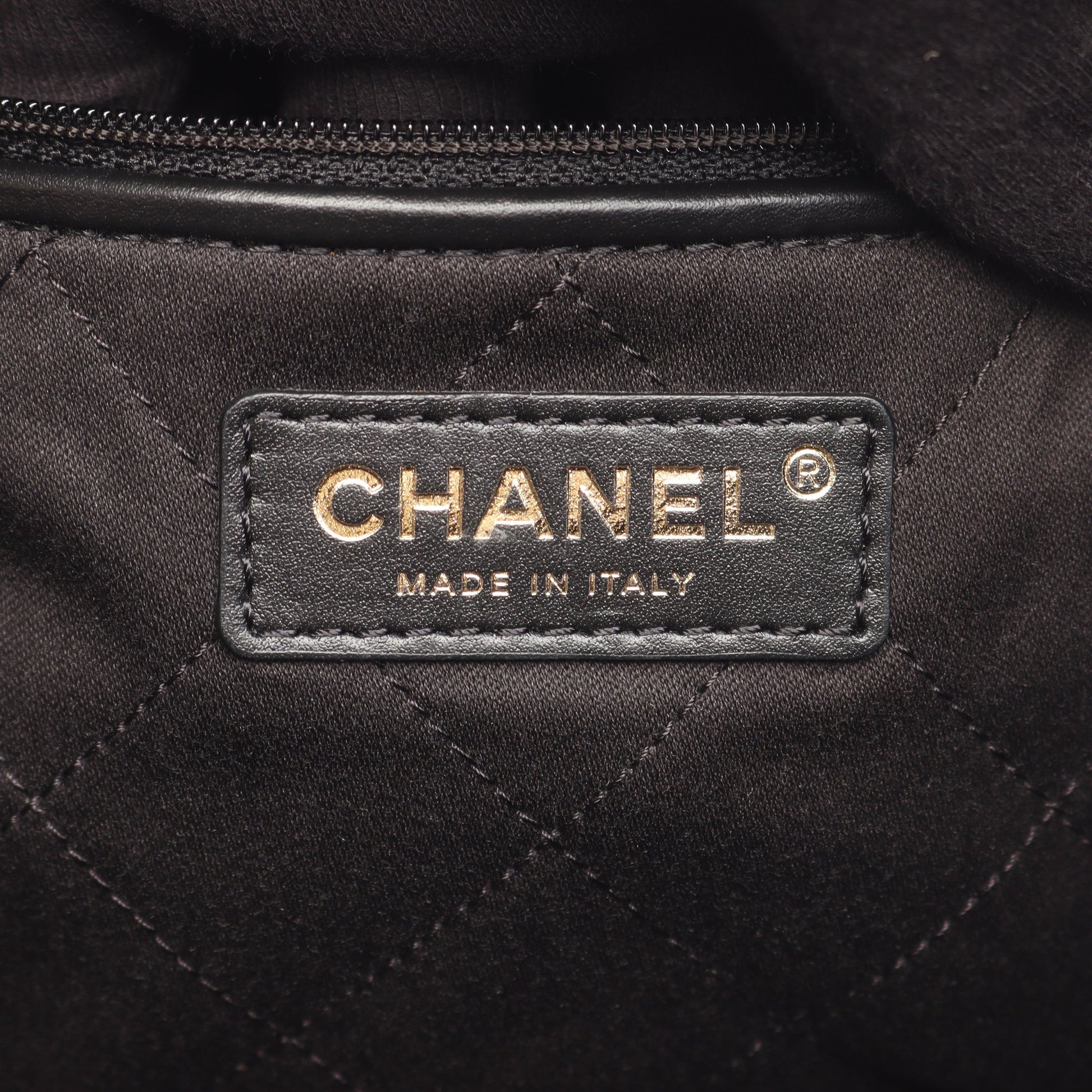マトラッセ シャネル22 スモール チェーンショルダーバッグ レザー ブラック ゴールド金具 シャネル バッグ CHANEL