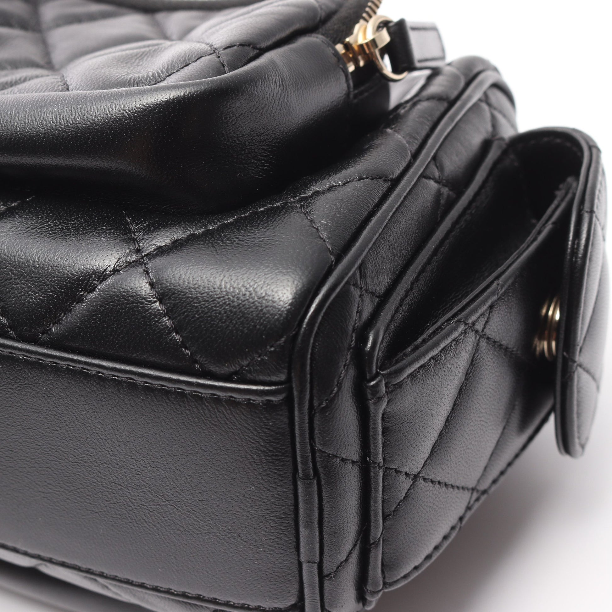 マトラッセ カメラバッグ チェーンショルダーバッグ ラムスキン ブラック ゴールド金具 シャネル バッグ CHANEL