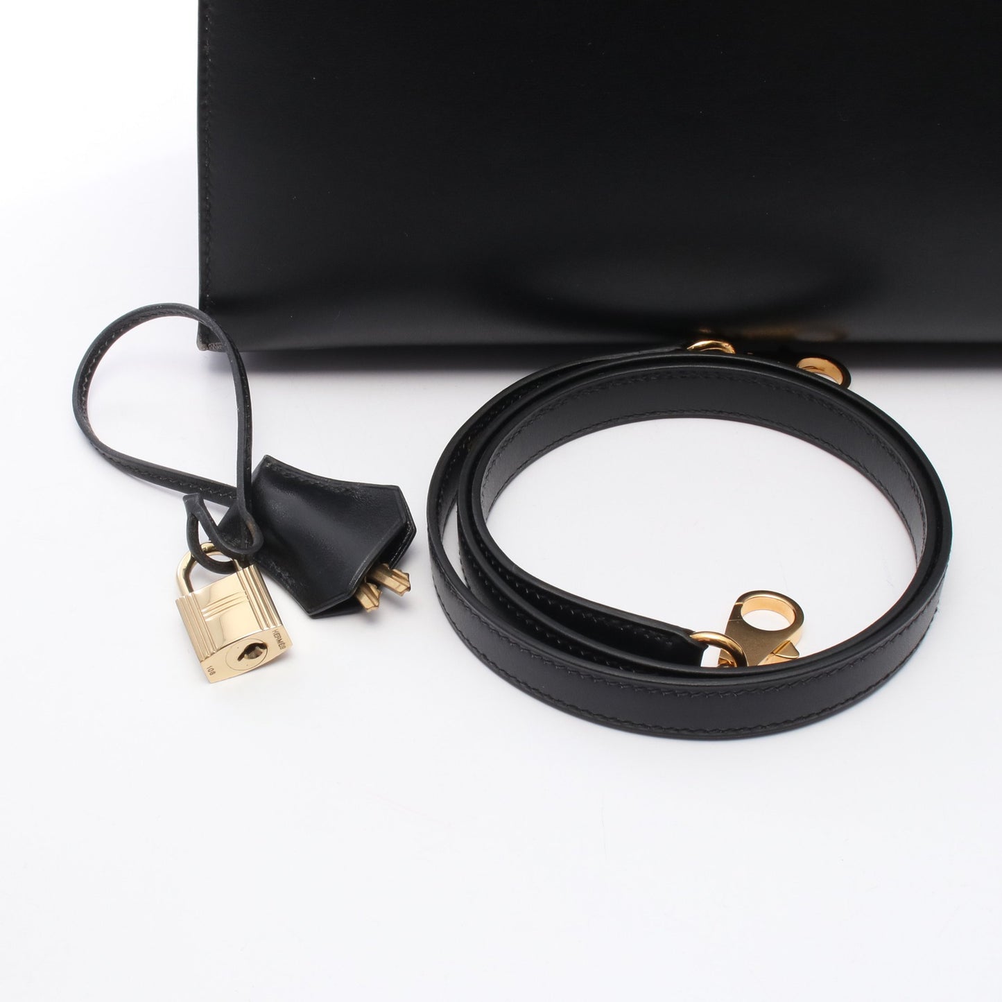 ケリー32 ハンドバッグ ボックスカーフ ブラック ゴールド金具 ○Z刻印 エルメス バッグ HERMES
