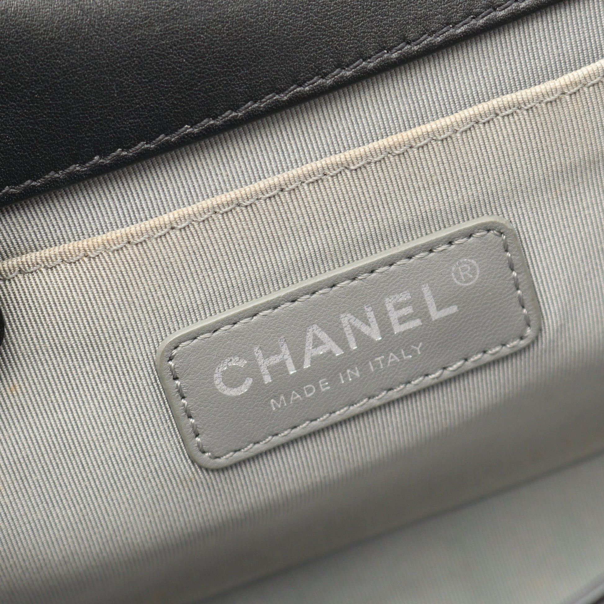 ボーイシャネル シェブロン Vステッチ チェーンショルダーバッグ ラムスキン ブラック シルバー金具 シャネル バッグ CHANEL