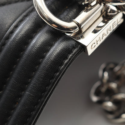 ボーイシャネル シェブロン Vステッチ チェーンショルダーバッグ ラムスキン ブラック シルバー金具 シャネル バッグ CHANEL