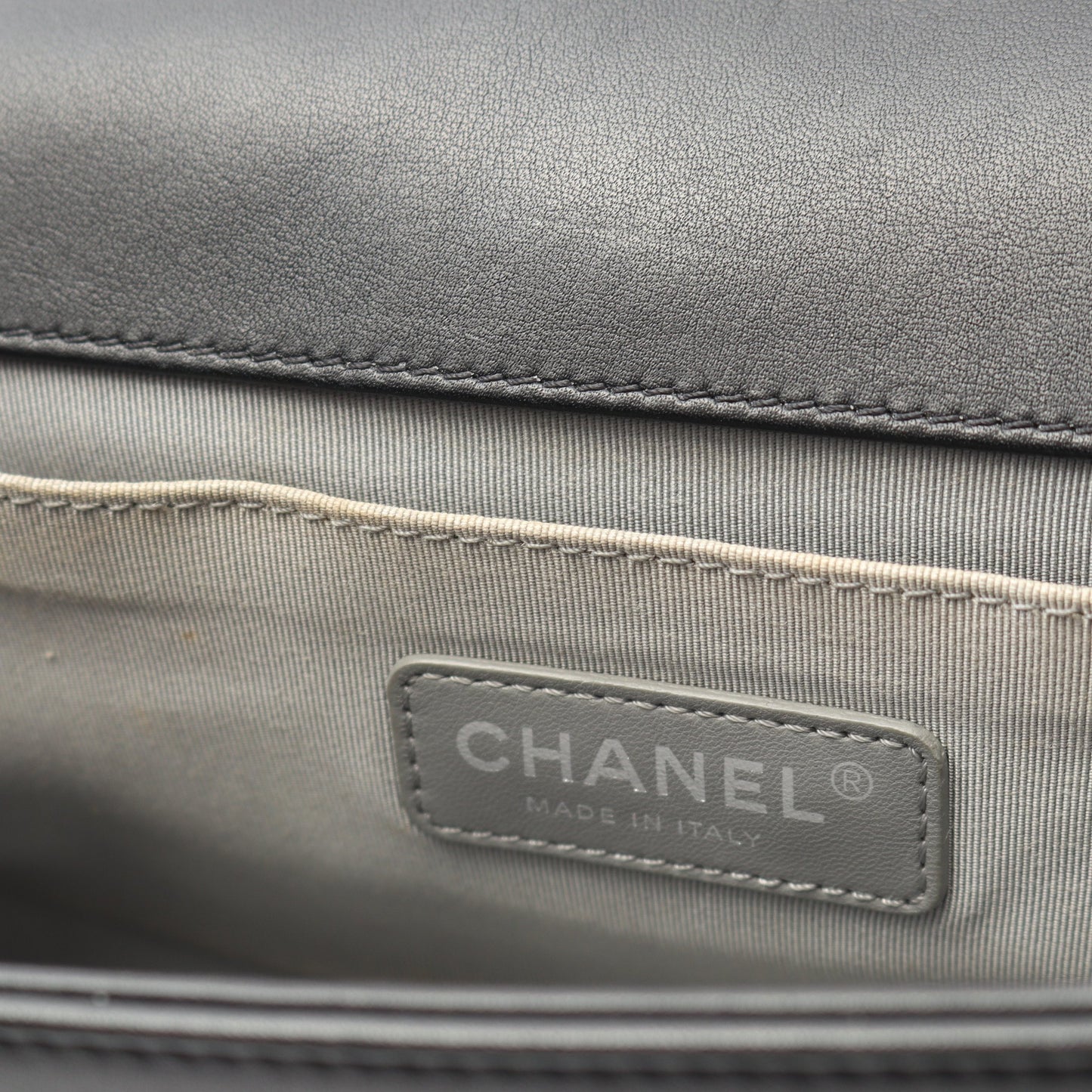 ボーイシャネル シェブロン Vステッチ チェーンショルダーバッグ ラムスキン ブラック シルバー金具 シャネル バッグ CHANEL