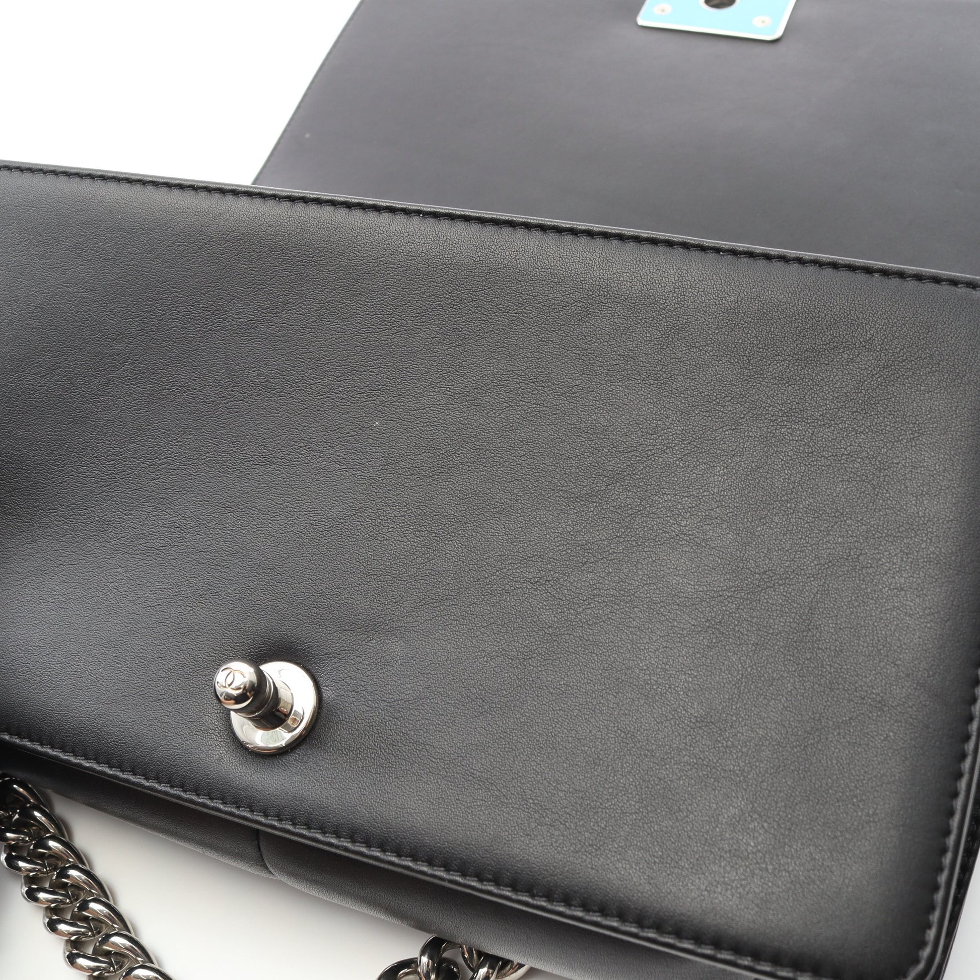 ボーイシャネル シェブロン Vステッチ チェーンショルダーバッグ ラムスキン ブラック シルバー金具 シャネル バッグ CHANEL