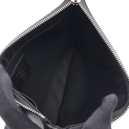 LOUIS VUITTON × fragment design iPadケース モノグラムエクリプス ポーチ PVC ブラック チェーン付き ルイヴィトン 財布・小物 LOUIS VUITTON