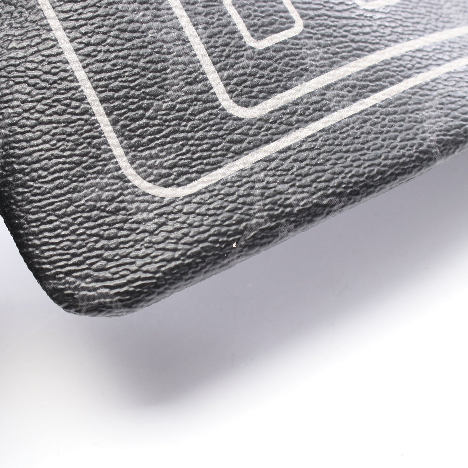 LOUIS VUITTON × fragment design iPadケース モノグラムエクリプス ポーチ PVC ブラック チェーン付き ルイヴィトン 財布・小物 LOUIS VUITTON