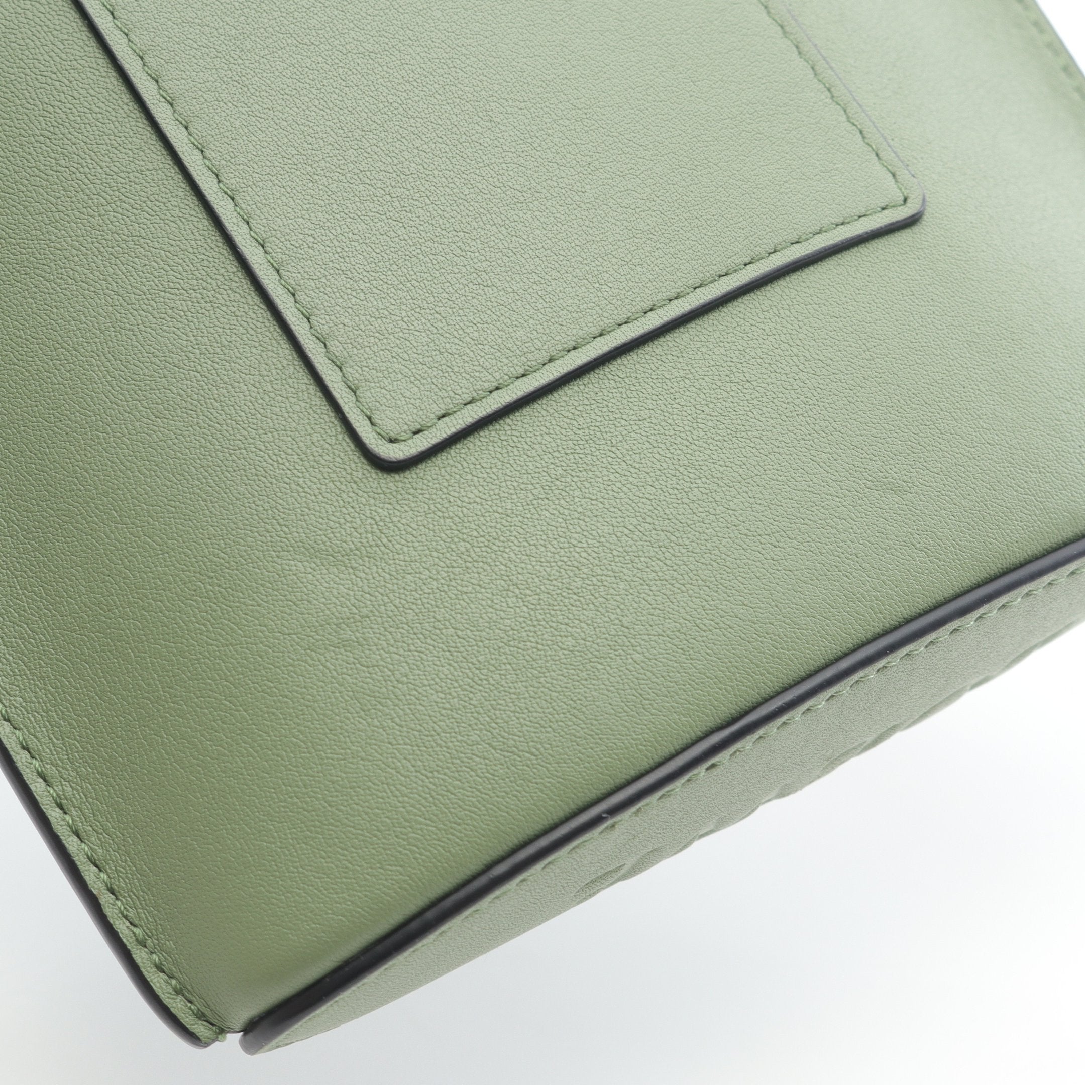 ダイスポケット ショルダーバッグ レザー グリーン ロエベ – RECLO