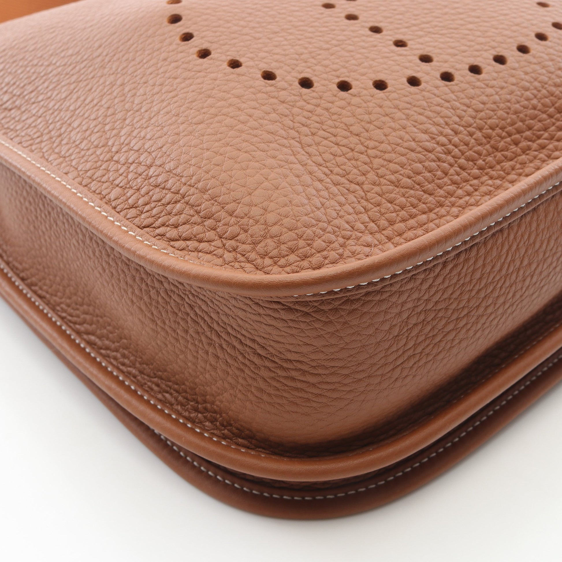 エヴリン 3 トロワ PM ゴールド ショルダーバッグ トリヨンクレマンス ライトブラウン シルバー金具 W刻印 エルメス バッグ HERMES