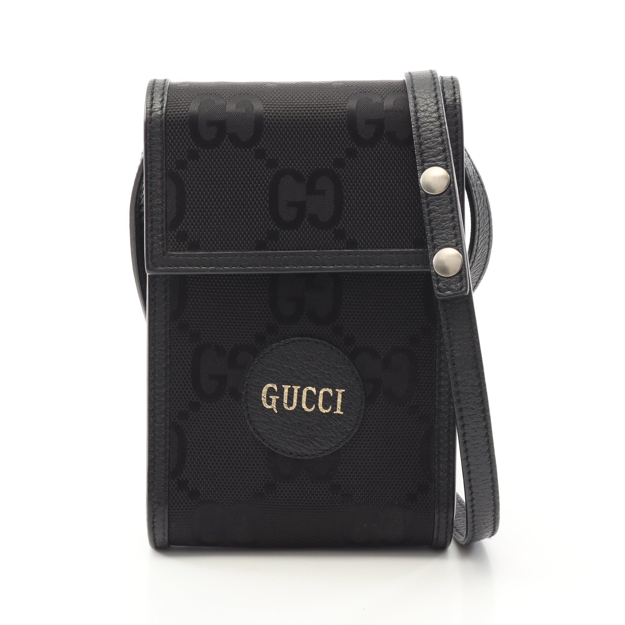 GUCCIの黒のGG柄ショルダーバッグ