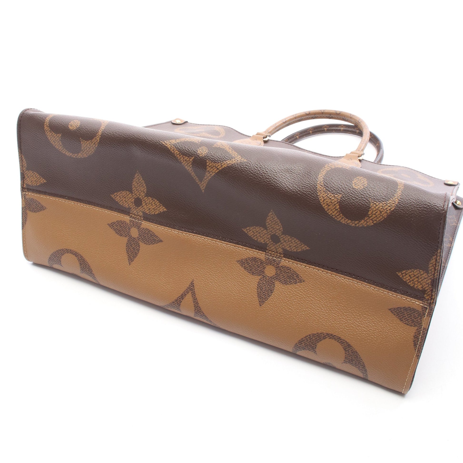 オンザゴーGM モノグラムジャイアント リバース ショルダーバッグ トートバッグ PVC ブラウン ベージュ 2WAY ルイヴィトン バッグ LOUIS VUITTON