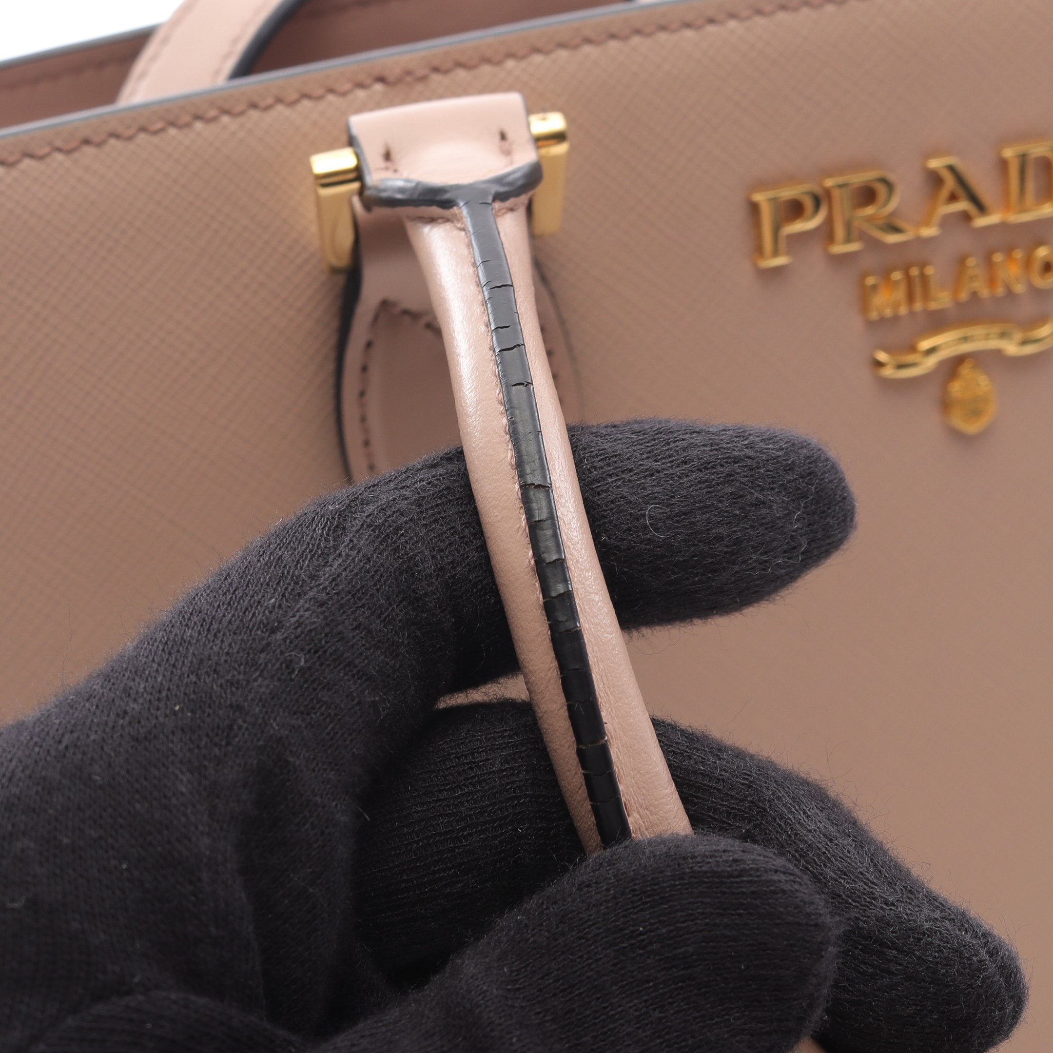 PRADA サフィアーノ 2wayショルダーバッグ　ピンクベージュ PRADA プラダ バッグ 2WAYショルダー ピンクベージュ サフィアーノ