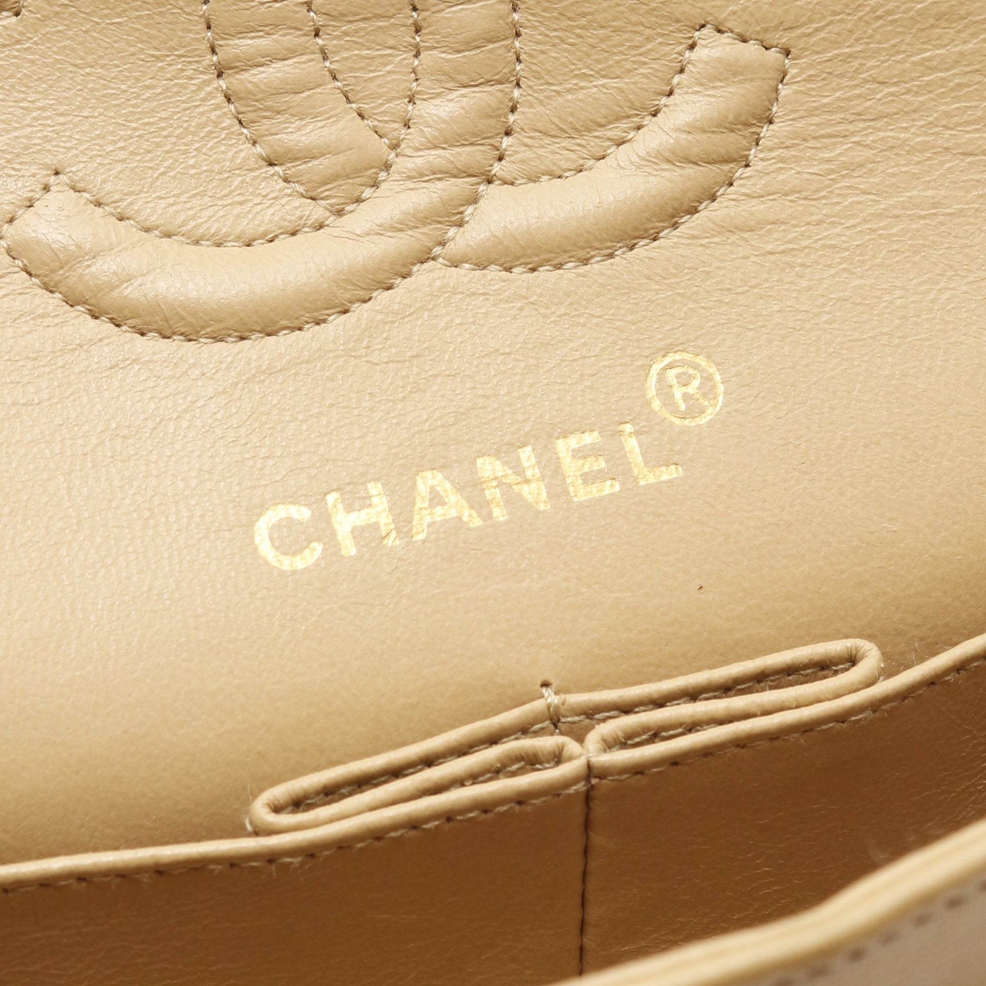 マトラッセ Wフラップ Wチェーンショルダーバッグ ラムスキン ベージュ ゴールド金具 シャネル バッグ CHANEL