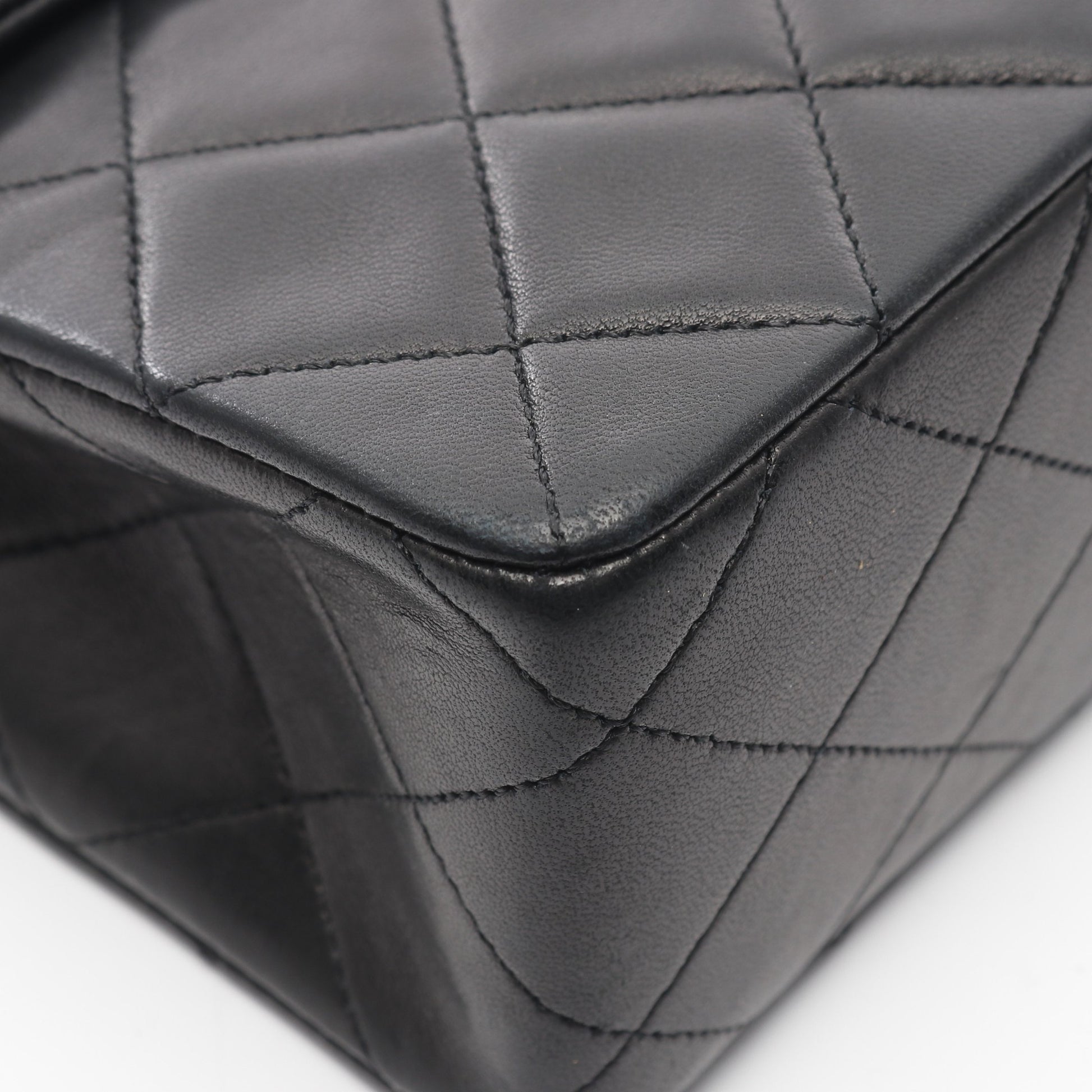 マトラッセ チェーンショルダーバッグ ラムスキン ブラック ゴールド金具 シャネル バッグ CHANEL