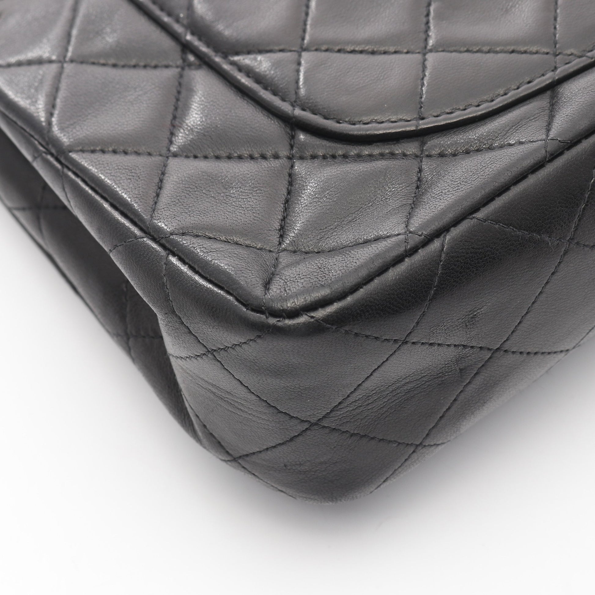 マトラッセ Wフラップ Wチェーンショルダーバッグ ラムスキン ブラック ゴールド金具 シャネル バッグ CHANEL