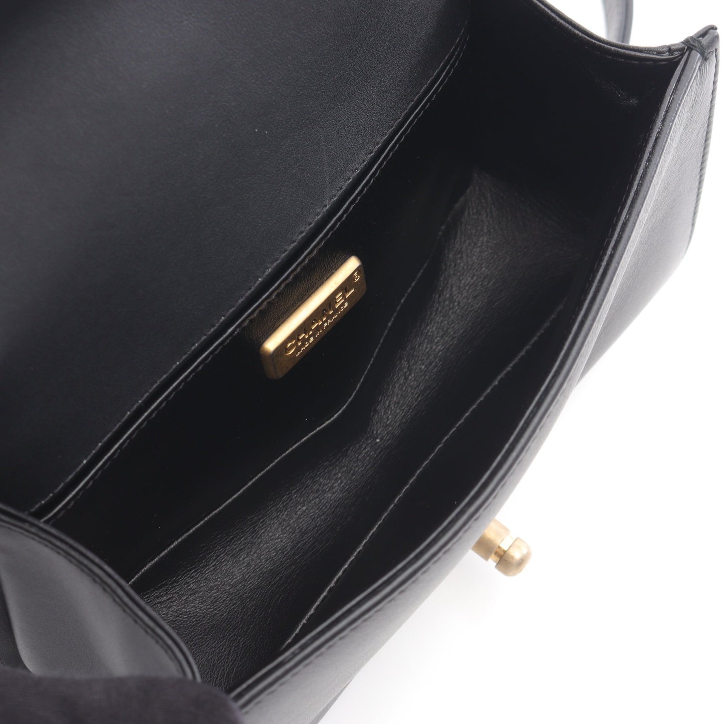 ボーイシャネル スモール チェーンショルダーバッグ レザー ブラック レッド ピンクレッド アンティークゴールド金具 シャネル バッグ CHANEL