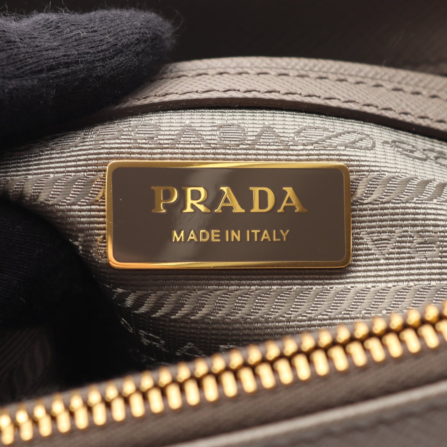 SAFFIANO LUX ハンドバッグ サフィアーノレザー グレー 2WAY プラダ バッグ PRADA