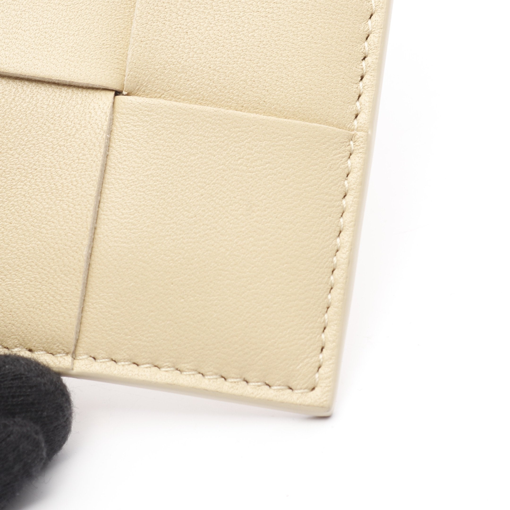 ボッテガヴェネタ マキシイントレチャート レザー コインケース カーキ