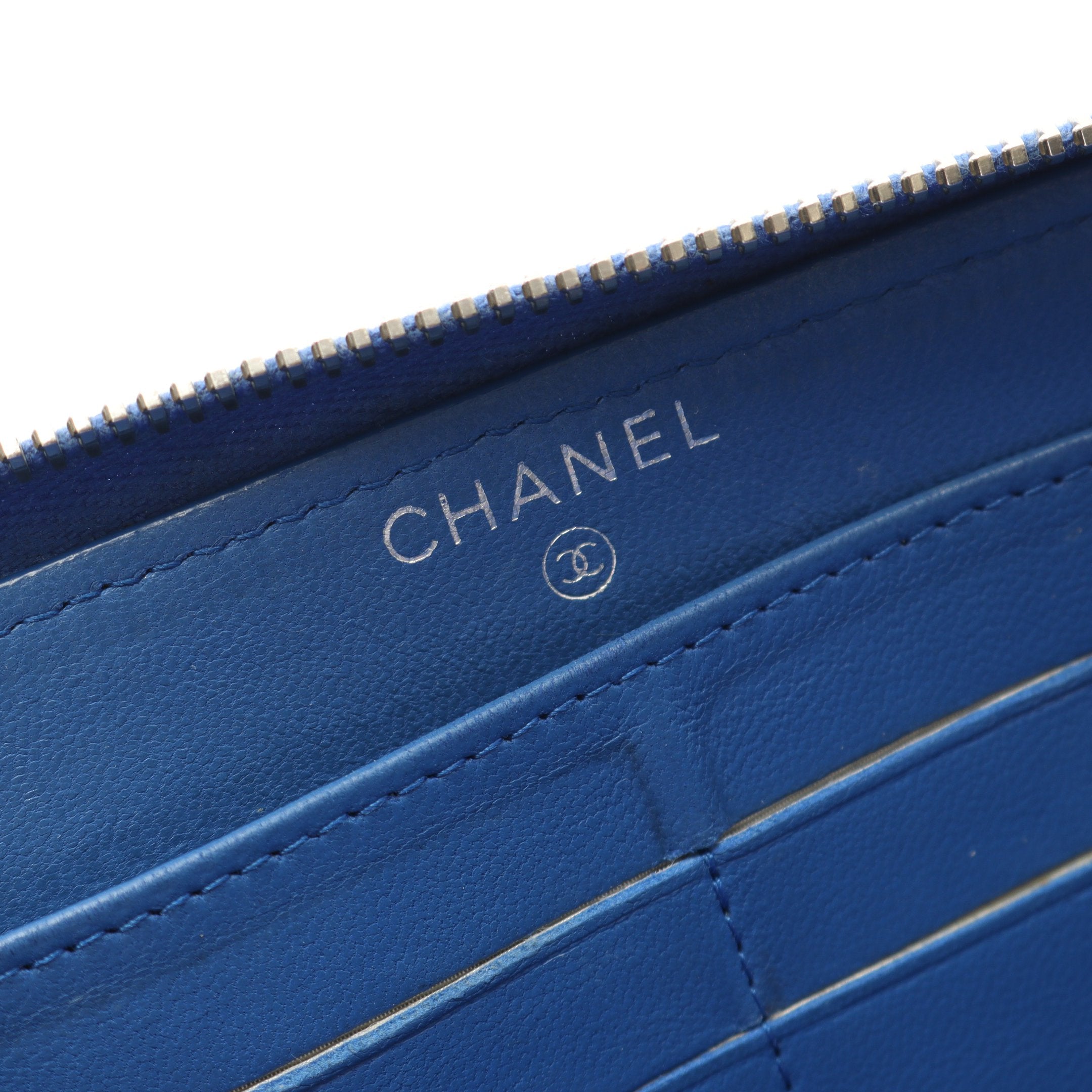 マトラッセ ラウンドファスナー長財布 ラムスキン ブルー