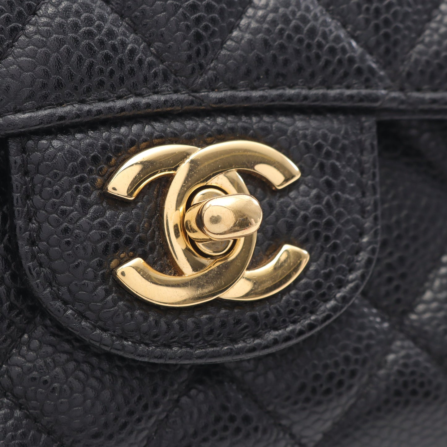 マトラッセ Wフラップ Wチェーンショルダーバッグ キャビアスキン ブラック ゴールド金具 シャネル バッグ CHANEL