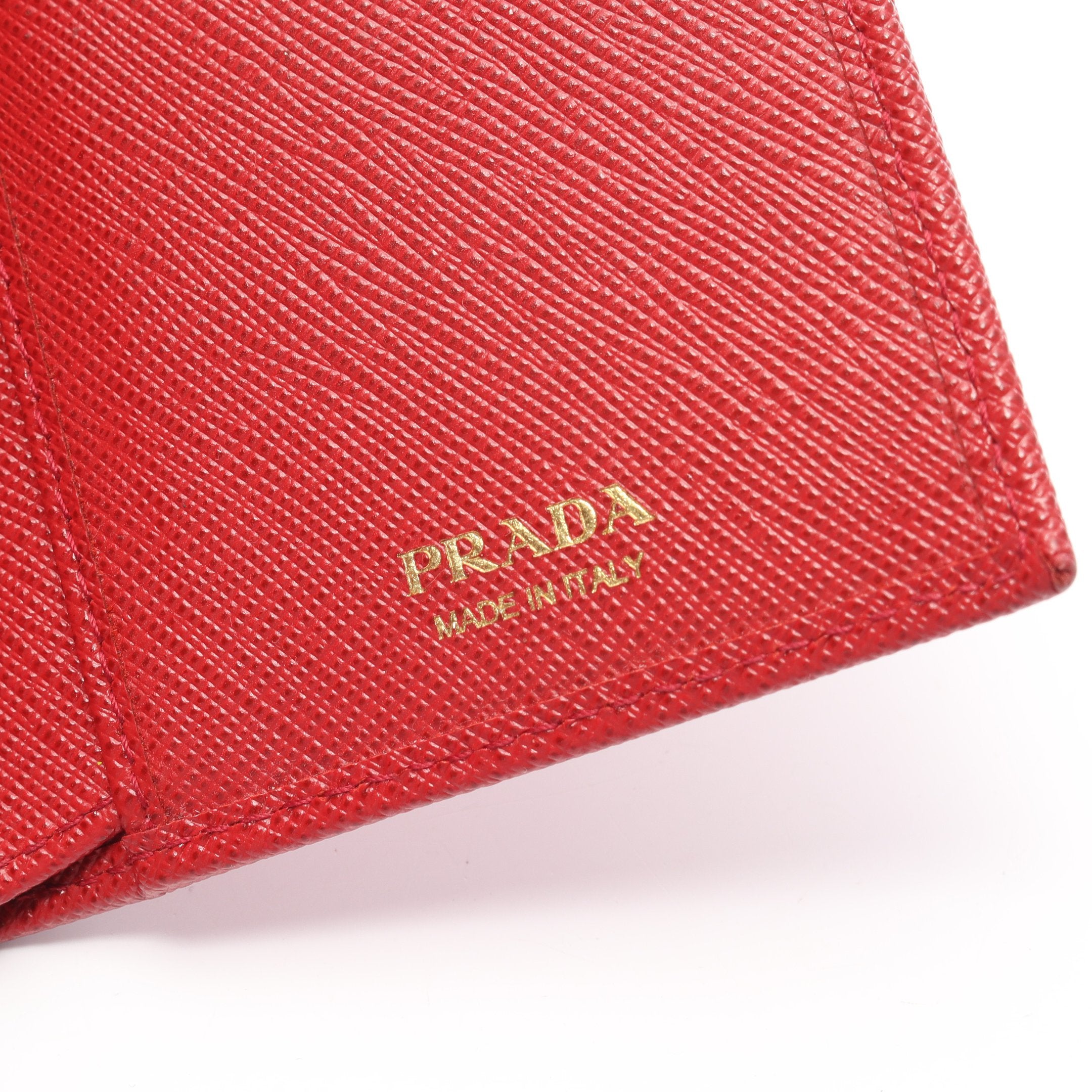 二つ折り財布 Wホック財布 サフィアーノレザー レッド 三角プレート