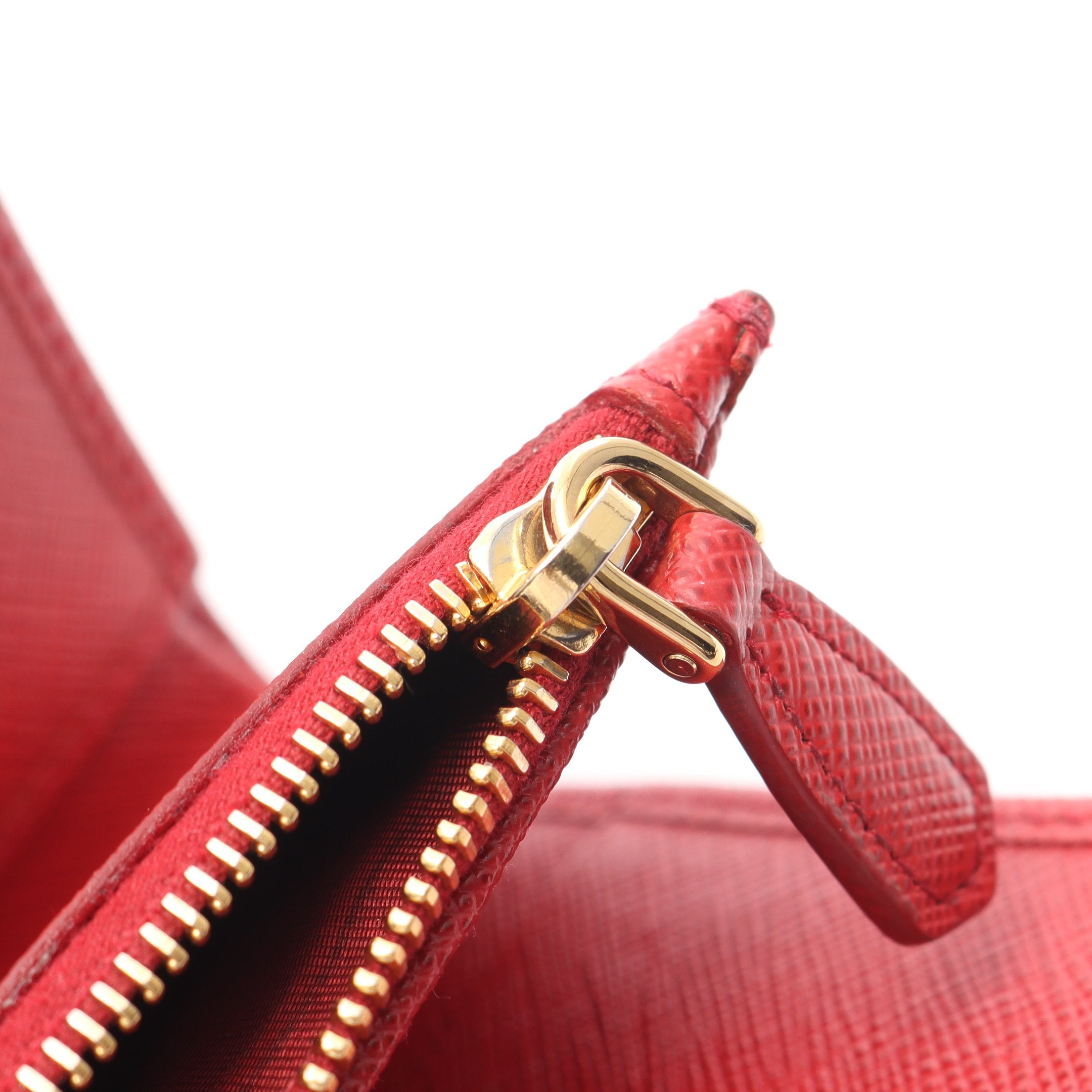 二つ折り財布 Wホック財布 サフィアーノレザー レッド 三角プレート