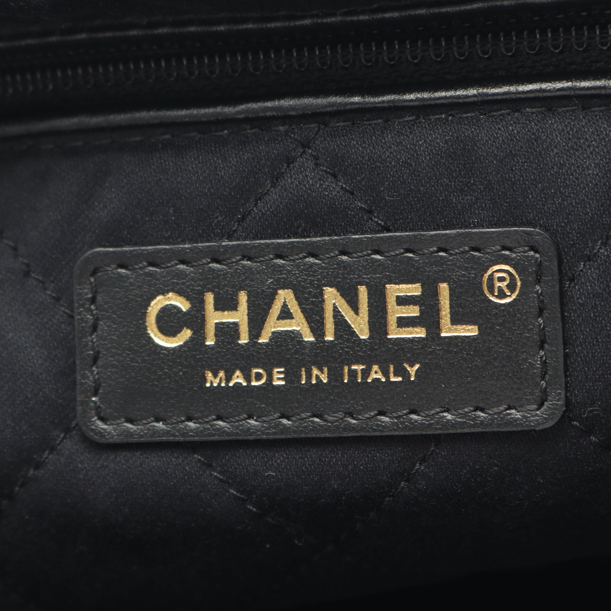 マトラッセ シャネル22 スモール チェーンショルダーバッグ レザー ブラック ゴールド金具 シャネル バッグ CHANEL