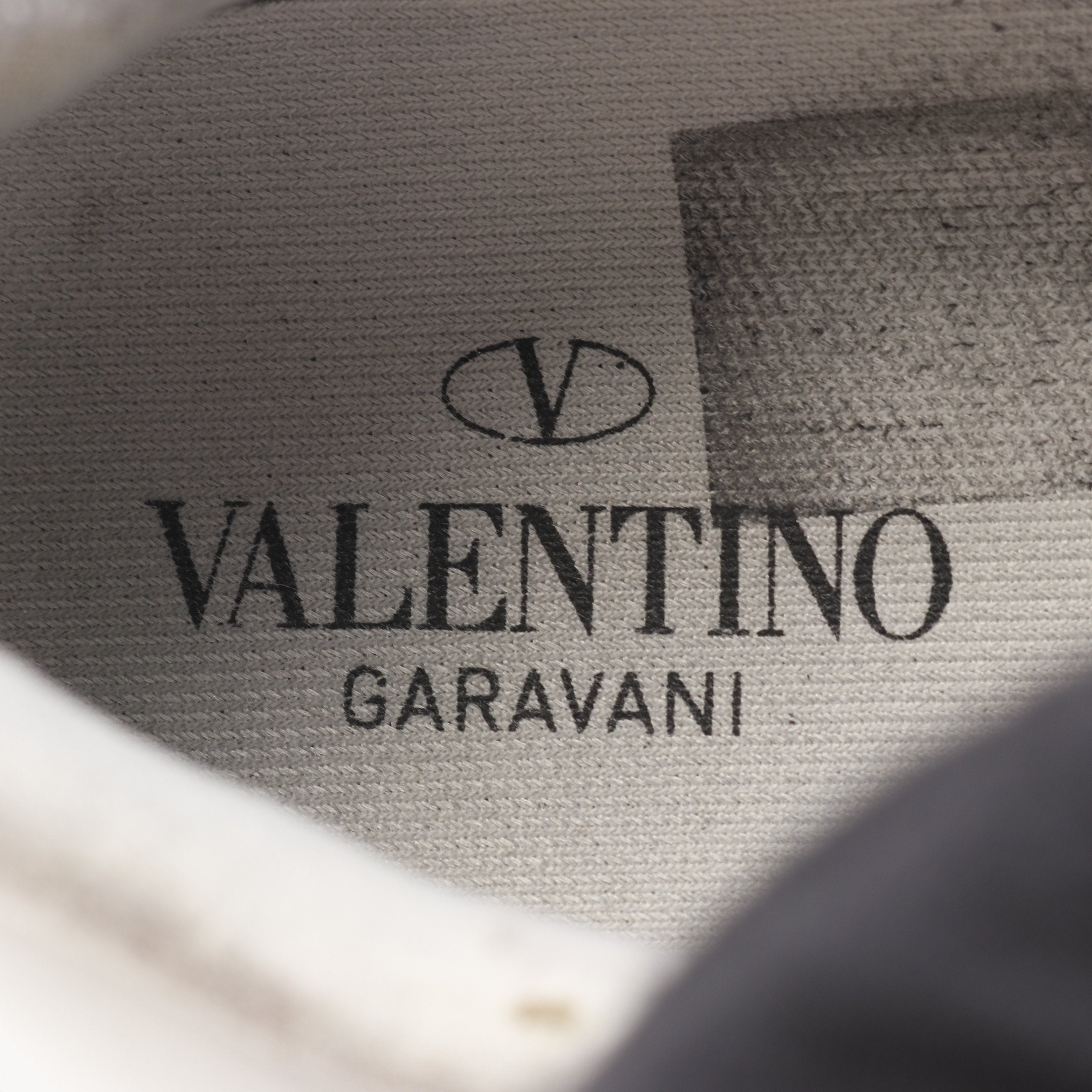 【本日限定価格】VALENTINO レースランナースニーカー バレンティノ ヴァレンティノ新スニーカー「レースランナー」繊細なレースをアッパー