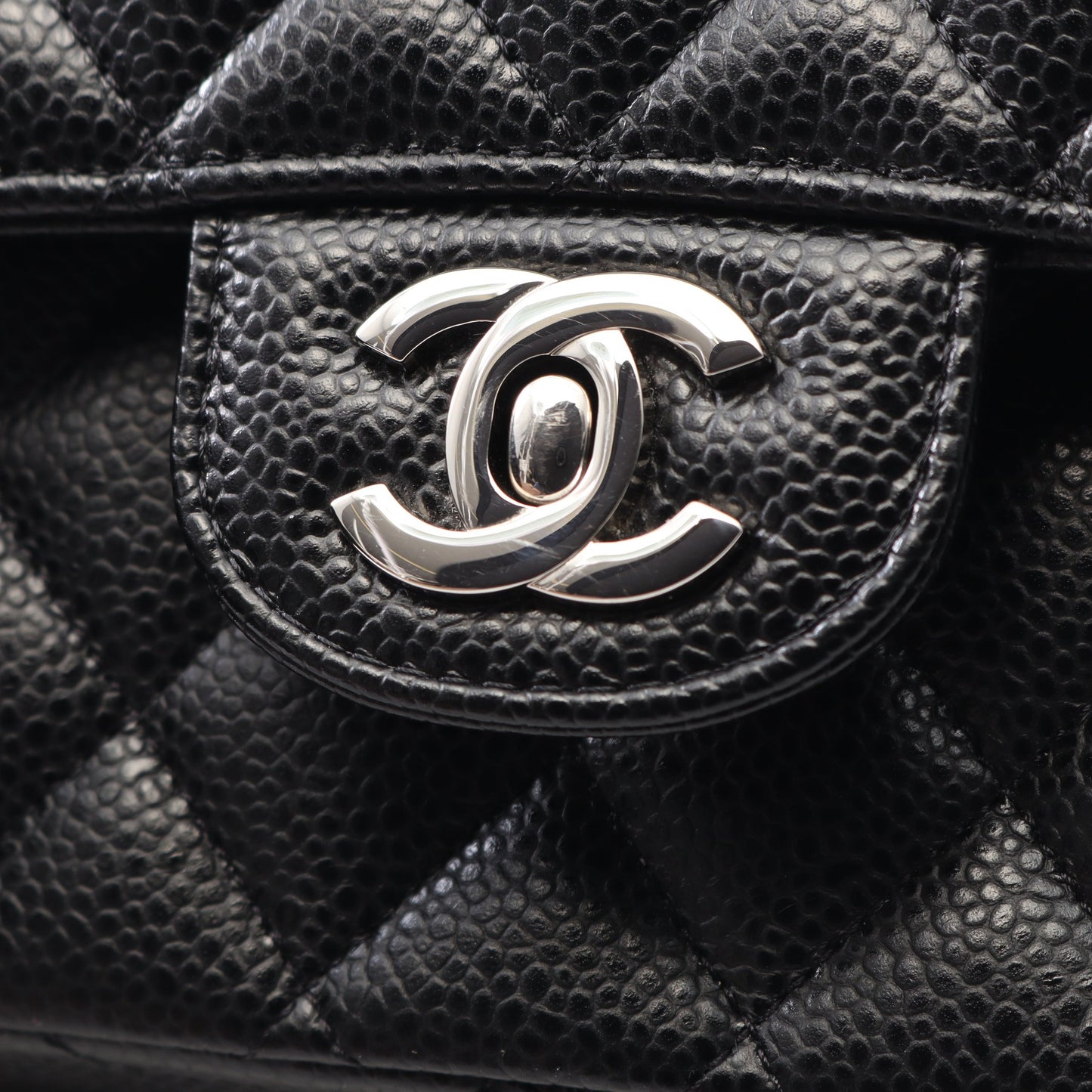マトラッセ Wフラップ Wチェーンショルダーバッグ キャビアスキン ブラック シルバー金具 シャネル バッグ CHANEL