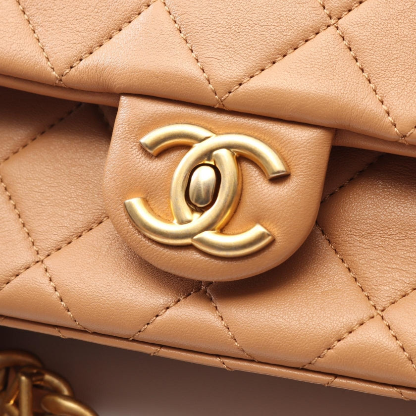 マトラッセ シングルフラップ チェーンショルダーバッグ ラムスキン ピンクベージュ ゴールド金具 シャネル バッグ CHANEL