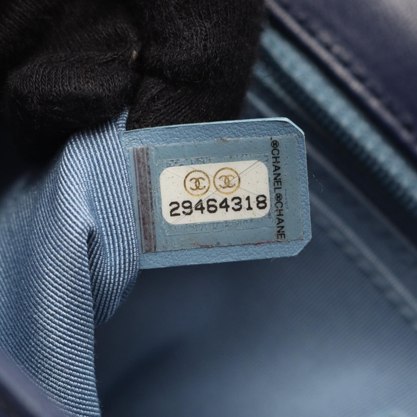 CHANEL19 マトラッセ チェーンショルダーバッグ ラムスキン ブルー ライトブルー ゴールド金具 シャネル バッグ CHANEL