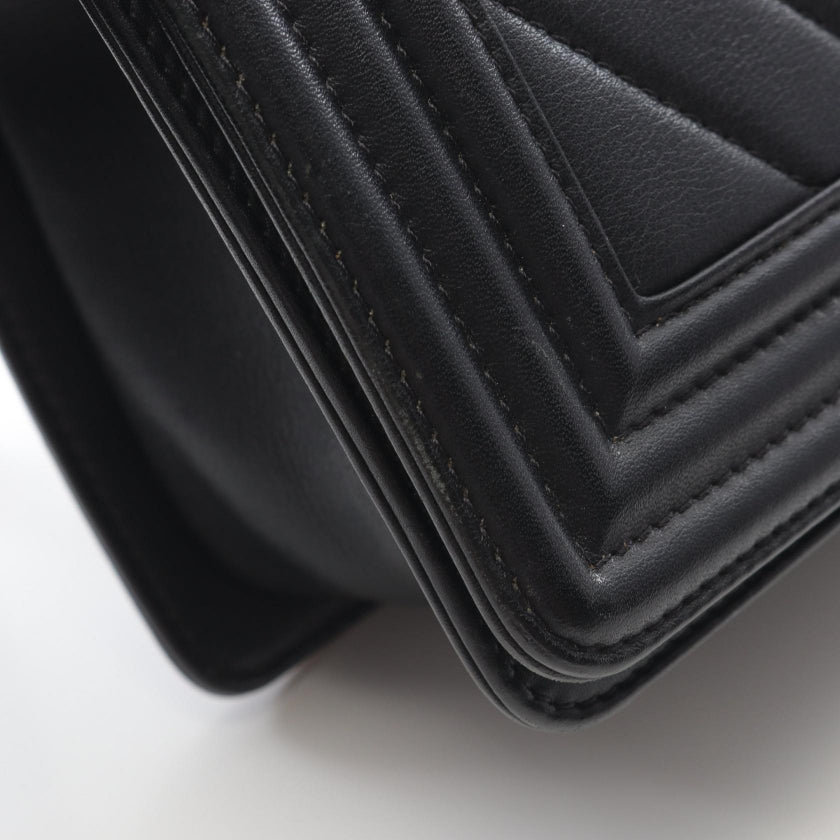 ボーイシャネル シェブロン Vステッチ チェーンショルダーバッグ レザー ブラック シルバー金具 シャネル バッグ CHANEL