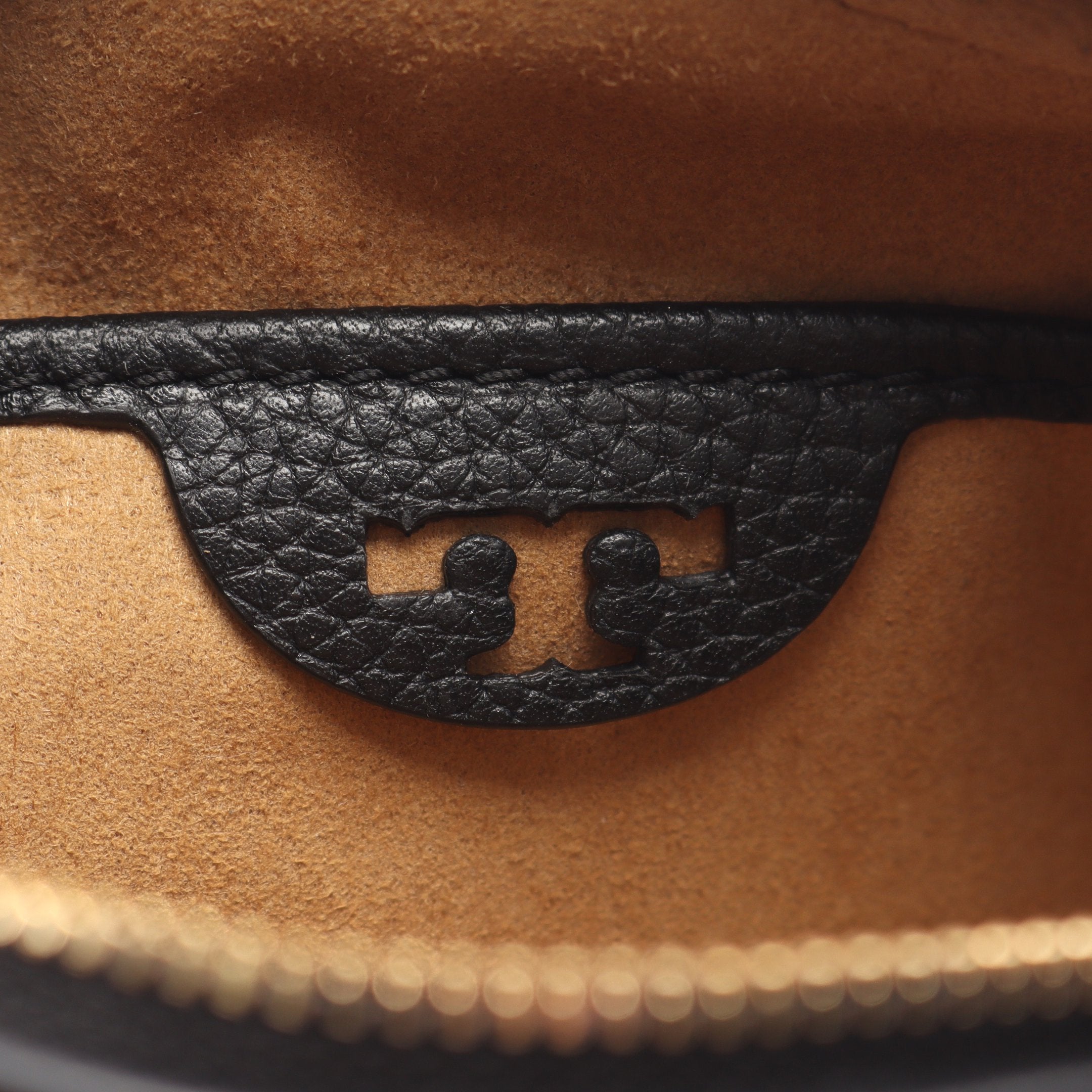 Lucky様 トリーバーチ ショルダーバッグ マックグロー　シボ革　ブラック Lucky様 トリーバーチ ショルダーバッグ マックグロー シボ革 ブラック