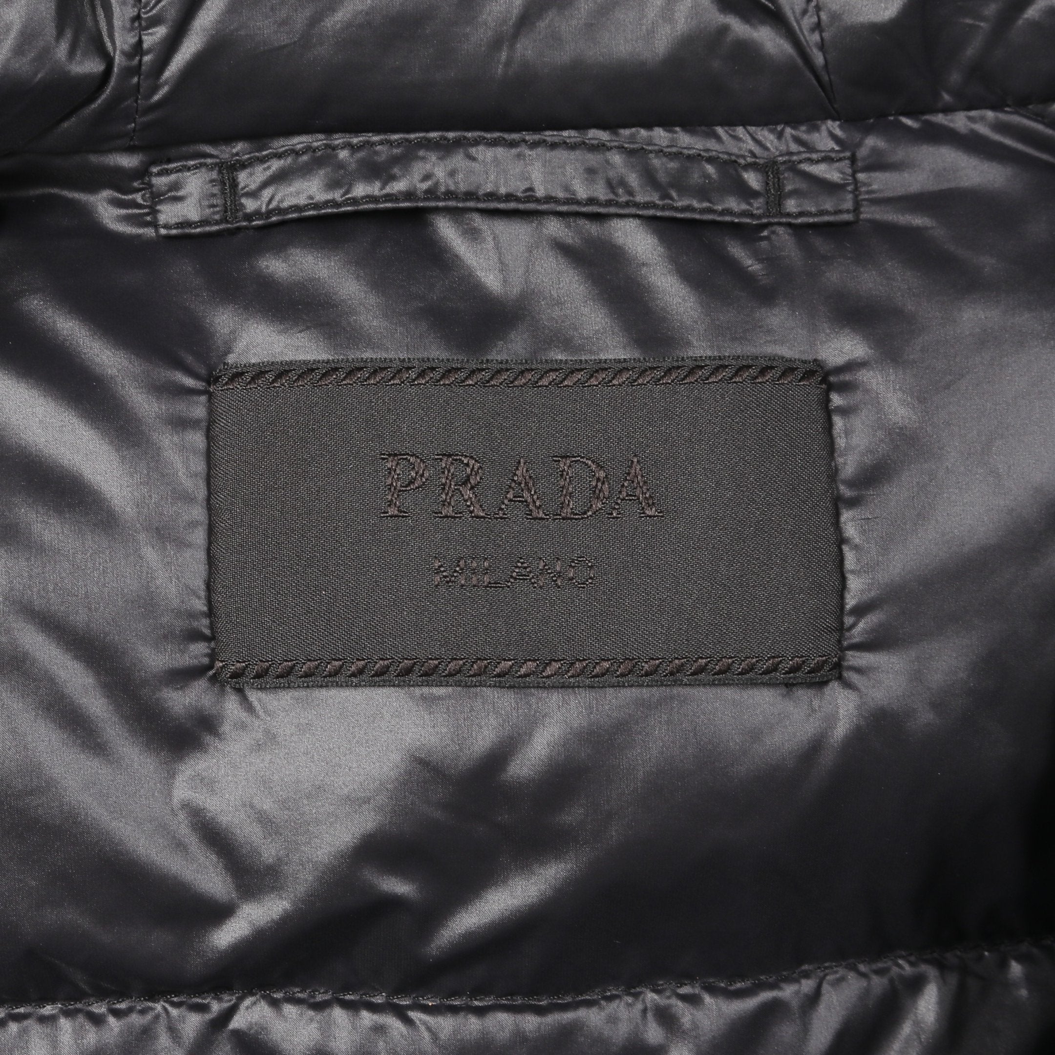 ダウンジャケット ナイロン ネイビー フード付き 三角プレート プラダ