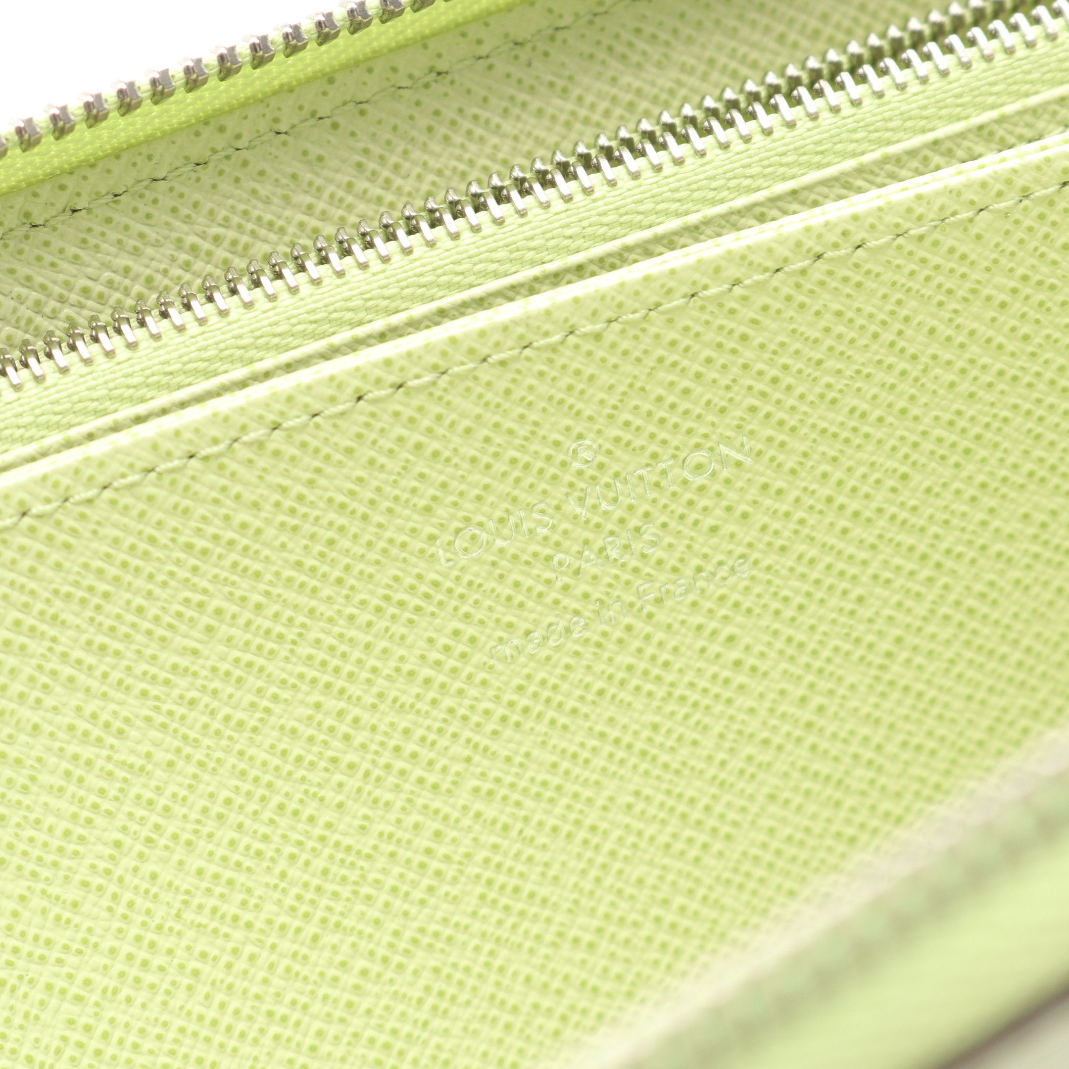 LOUIS VUITTON エピ・ジッピーウォレット　日本限定　ヴェールノト ジッピーウォレット エピ ヴェールノト ラウンドファスナー長財布