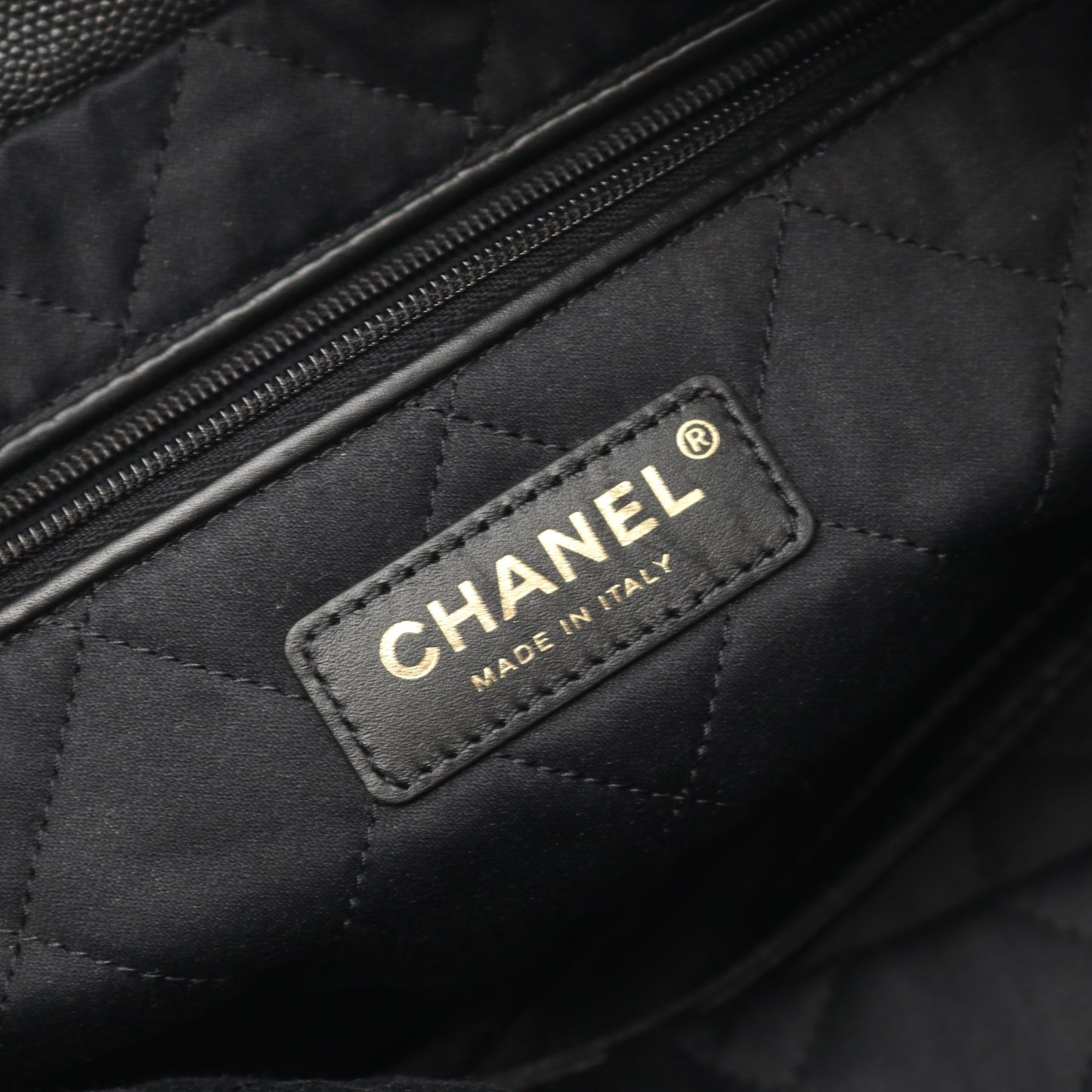 マトラッセ シャネル22 スモール チェーンショルダーバッグ キャビアスキン ブラック ゴールド金具 シャネル バッグ CHANEL
