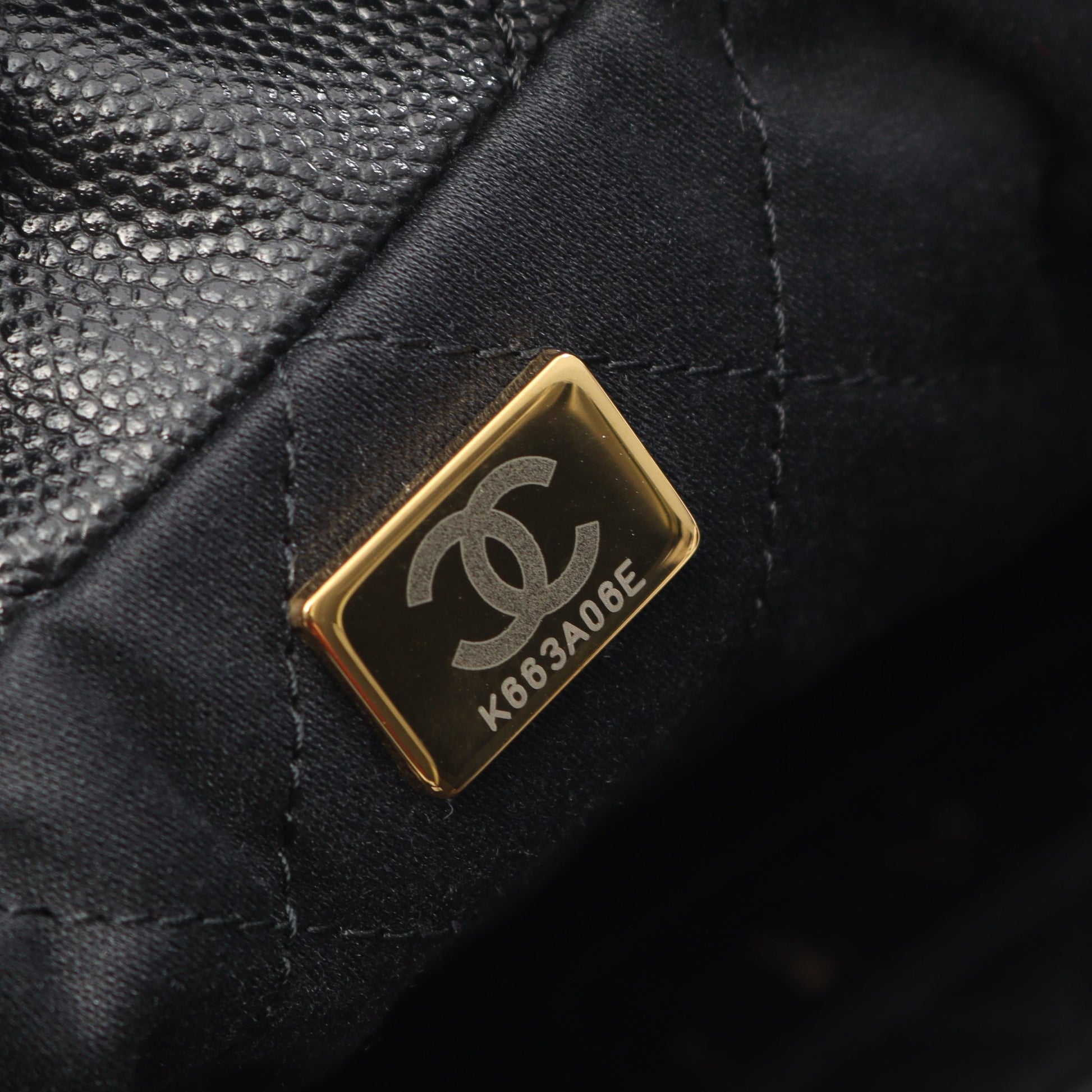 マトラッセ シャネル22 スモール チェーンショルダーバッグ キャビアスキン ブラック ゴールド金具 シャネル バッグ CHANEL