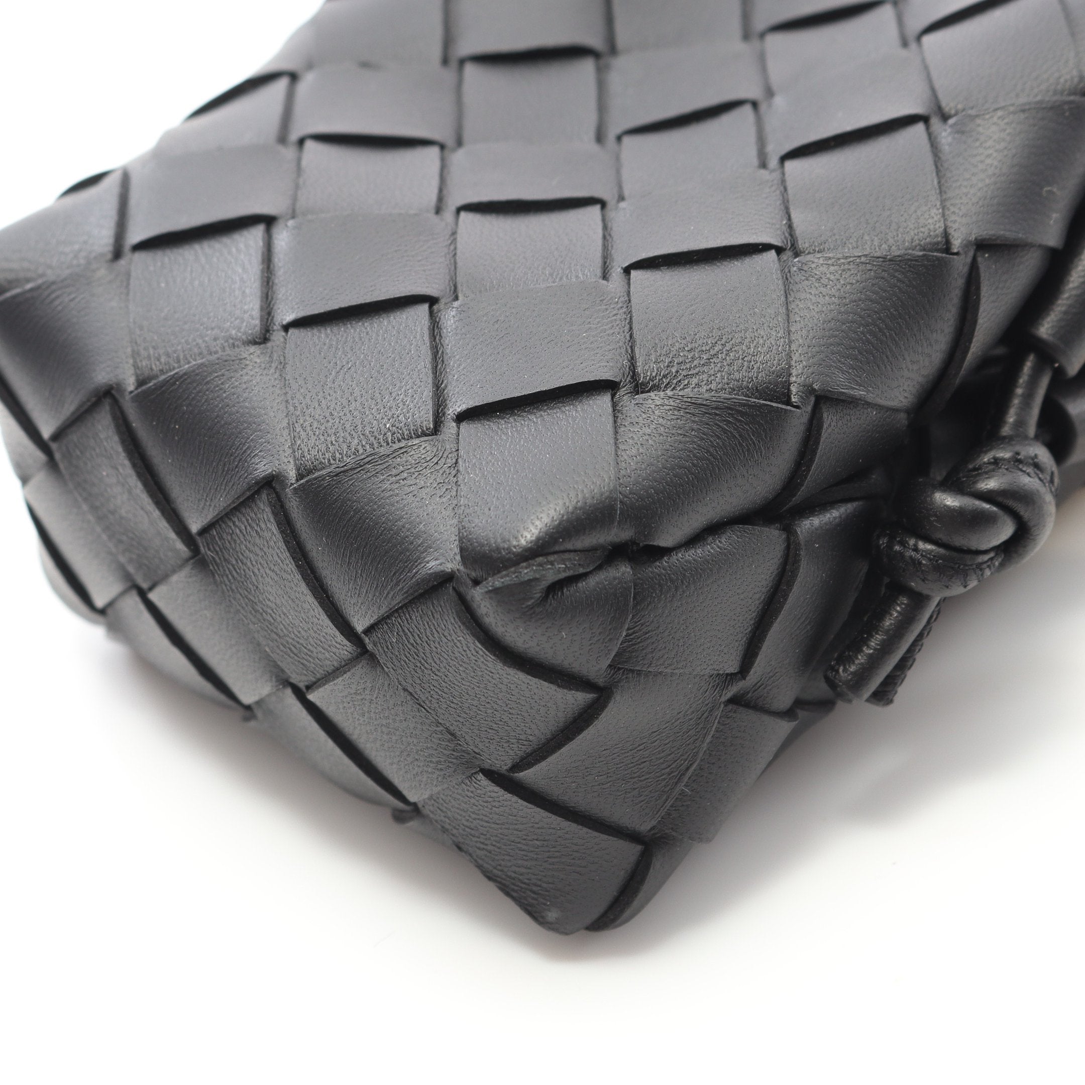 イントレチャート マイクロ ショルダーバッグ レザー ブラック